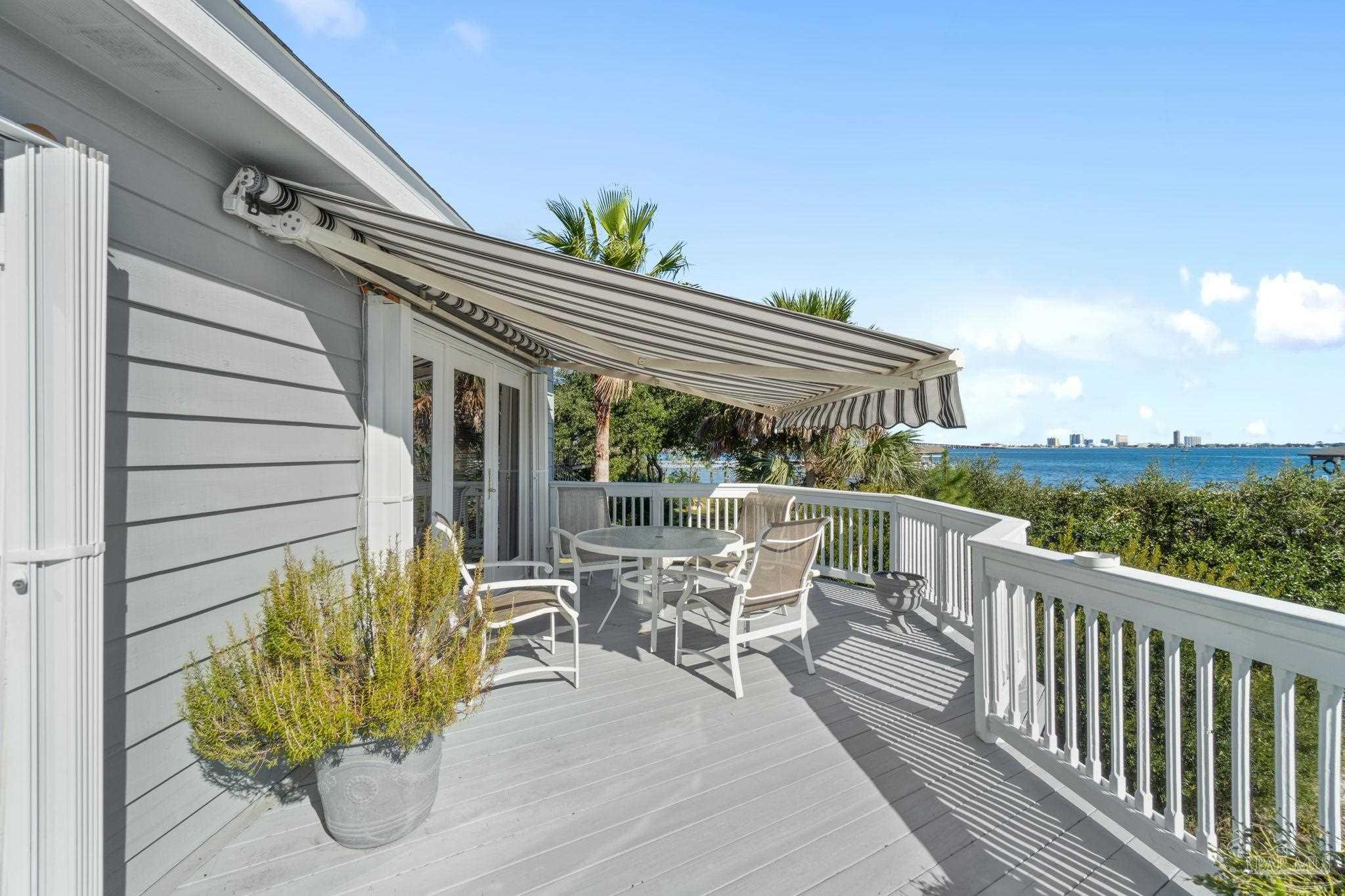 1127 Soundview Trl