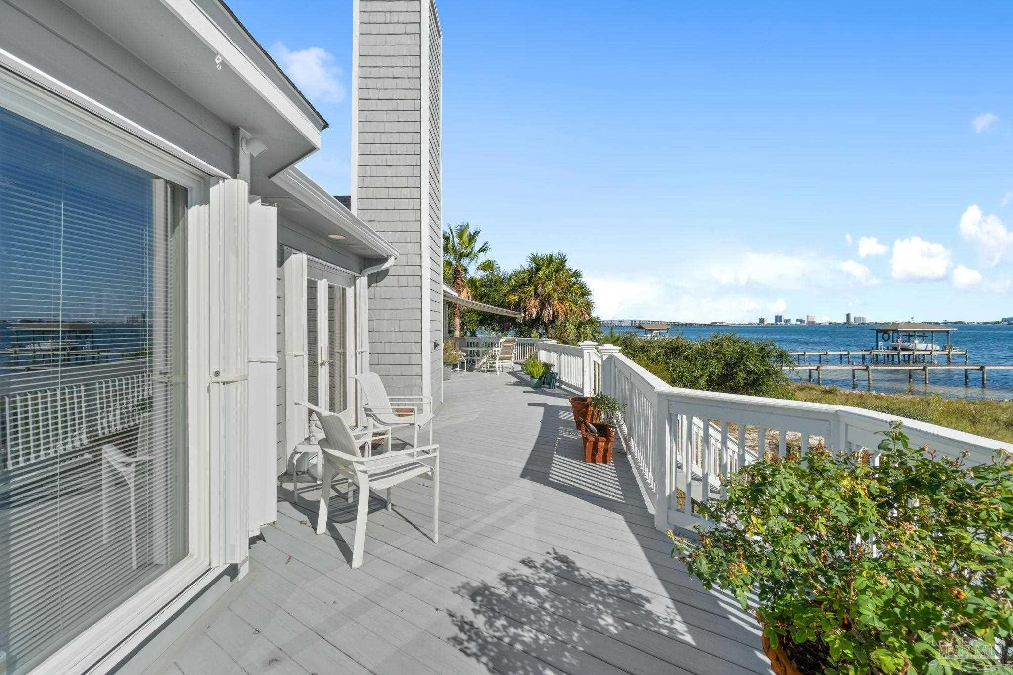 1127 Soundview Trl