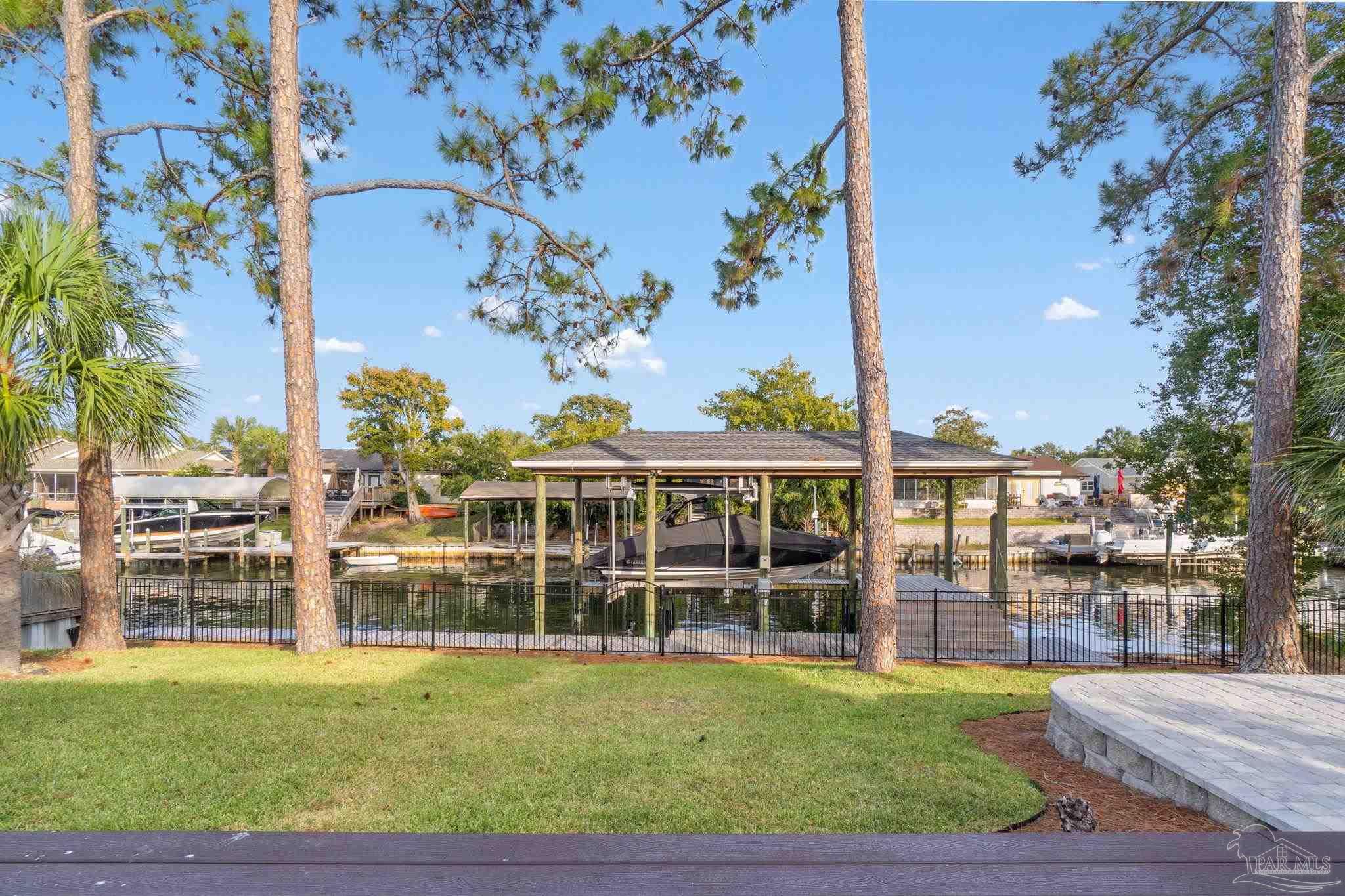 1138 Bayview Ln
