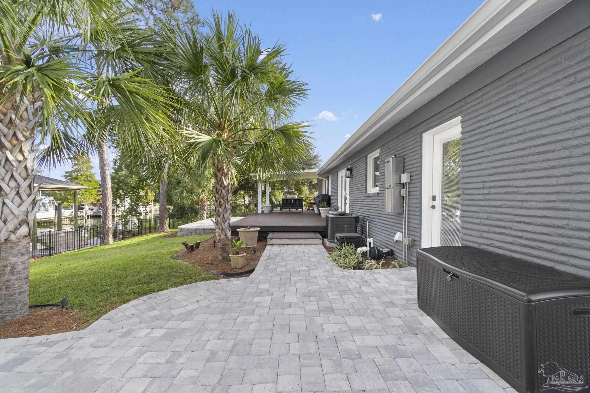 1138 Bayview Ln