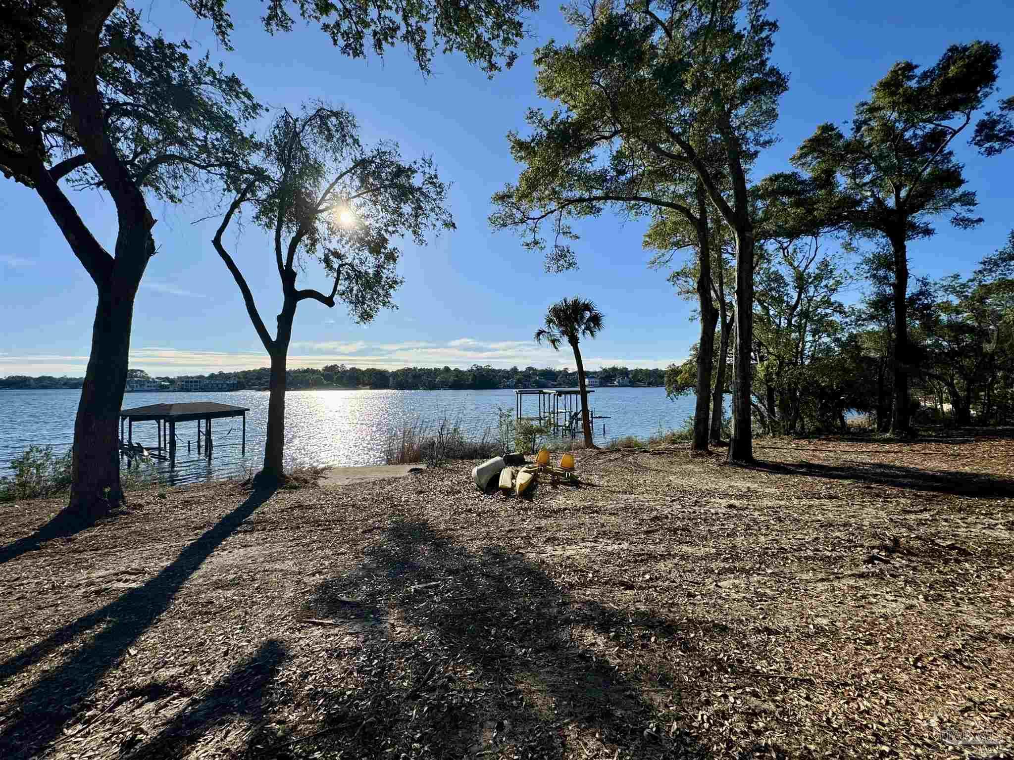 1555 Bayou Blvd