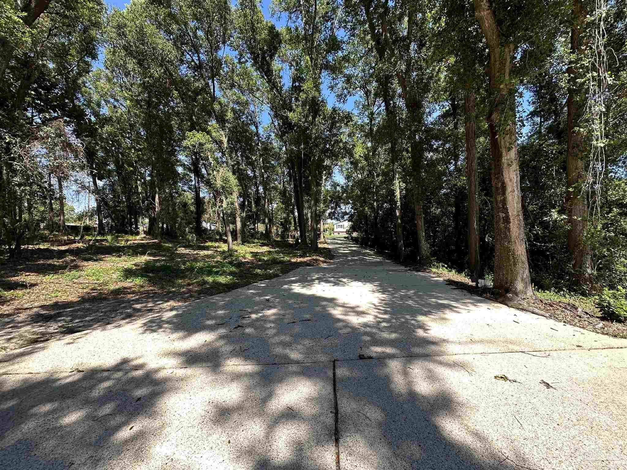 1555 Bayou Blvd