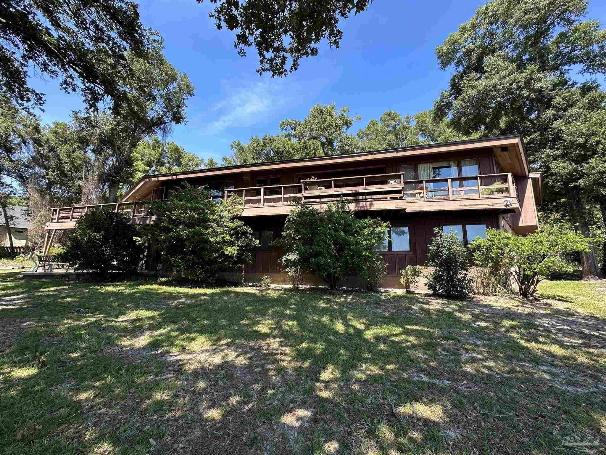 1555 Bayou Blvd