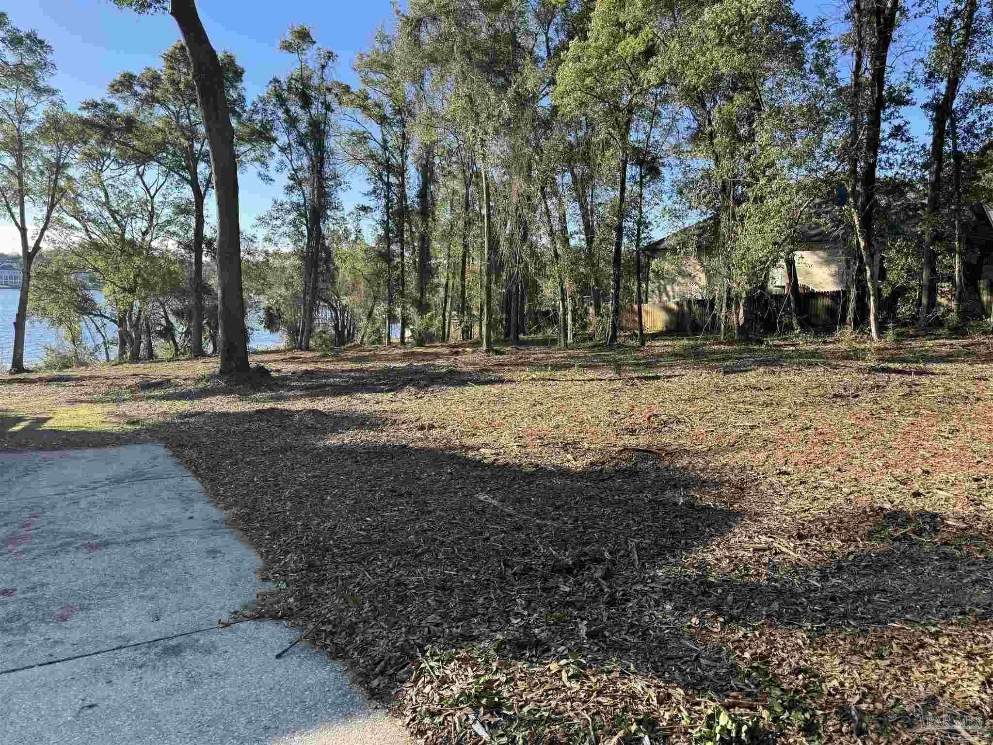 1555 Bayou Blvd