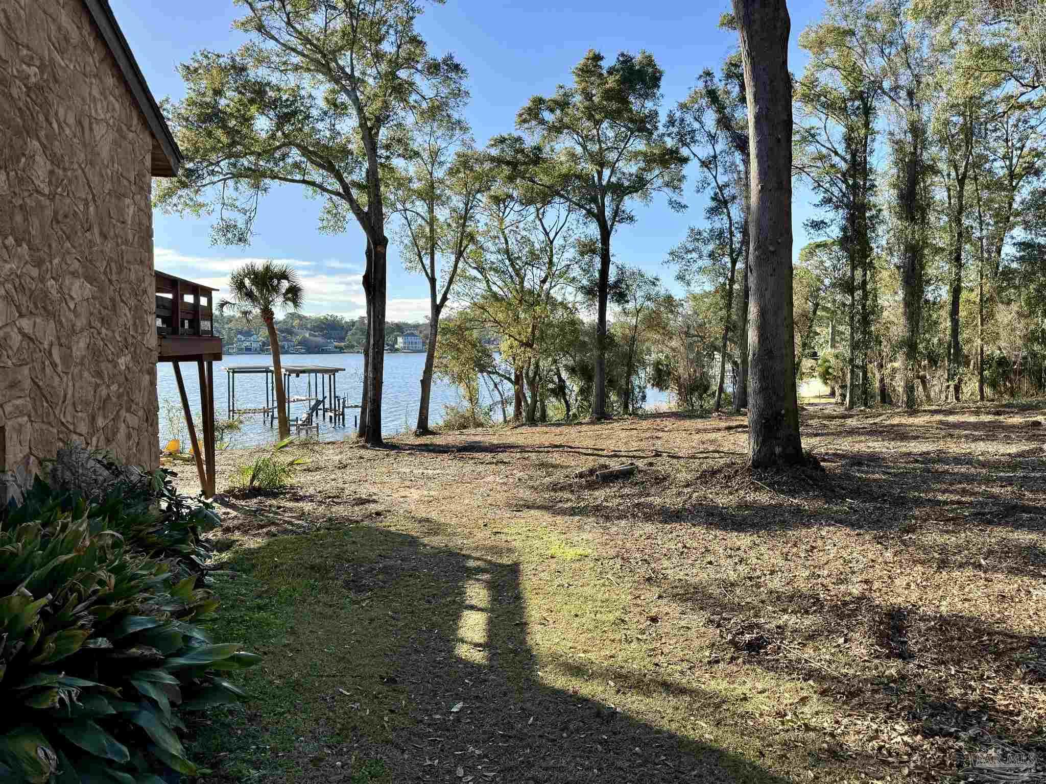 1555 Bayou Blvd
