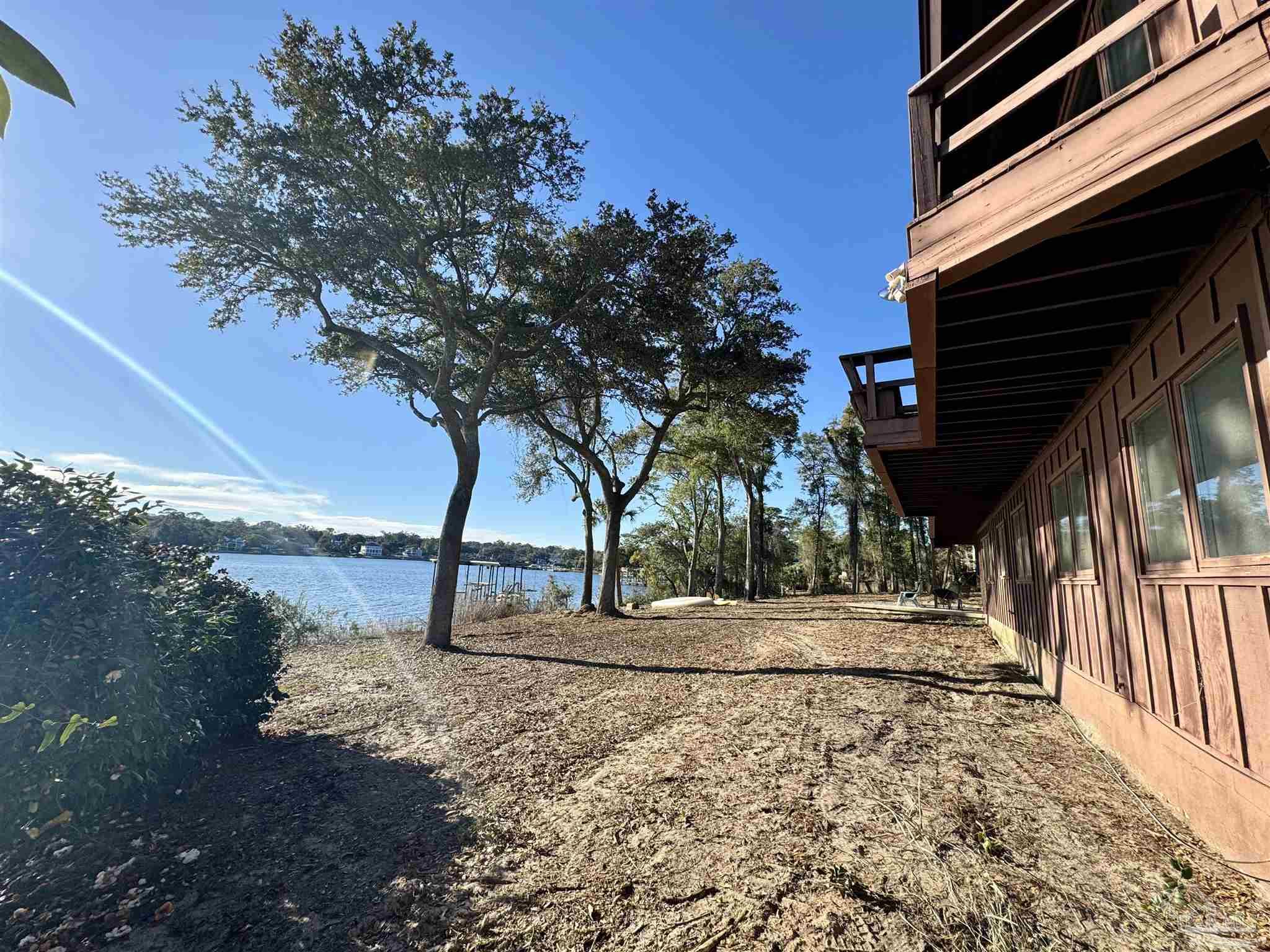 1555 Bayou Blvd