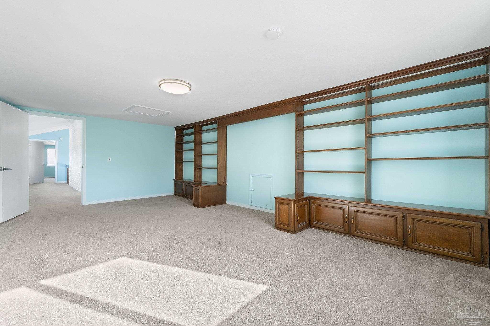 11633 Chanticleer Dr