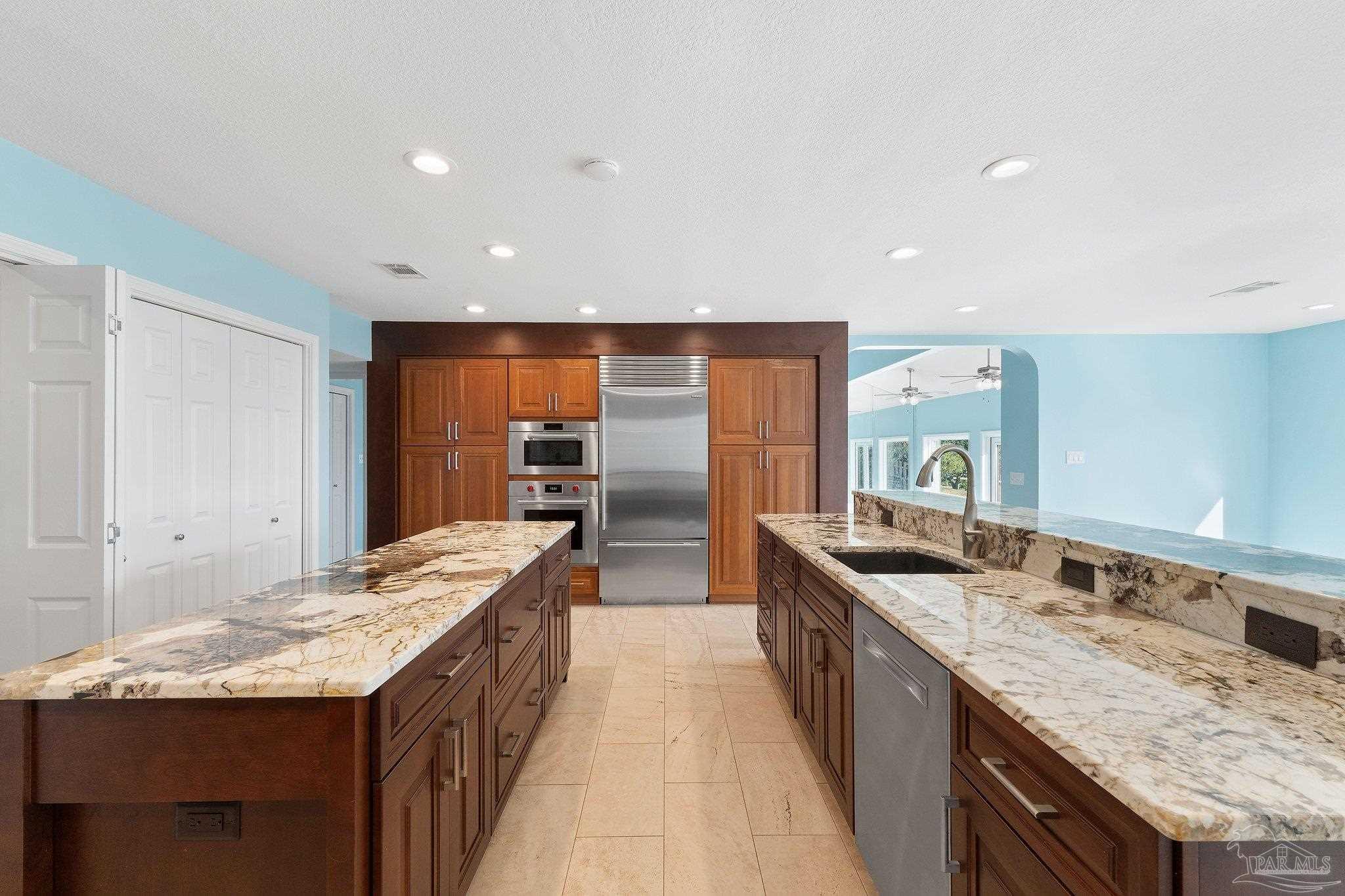 11633 Chanticleer Dr