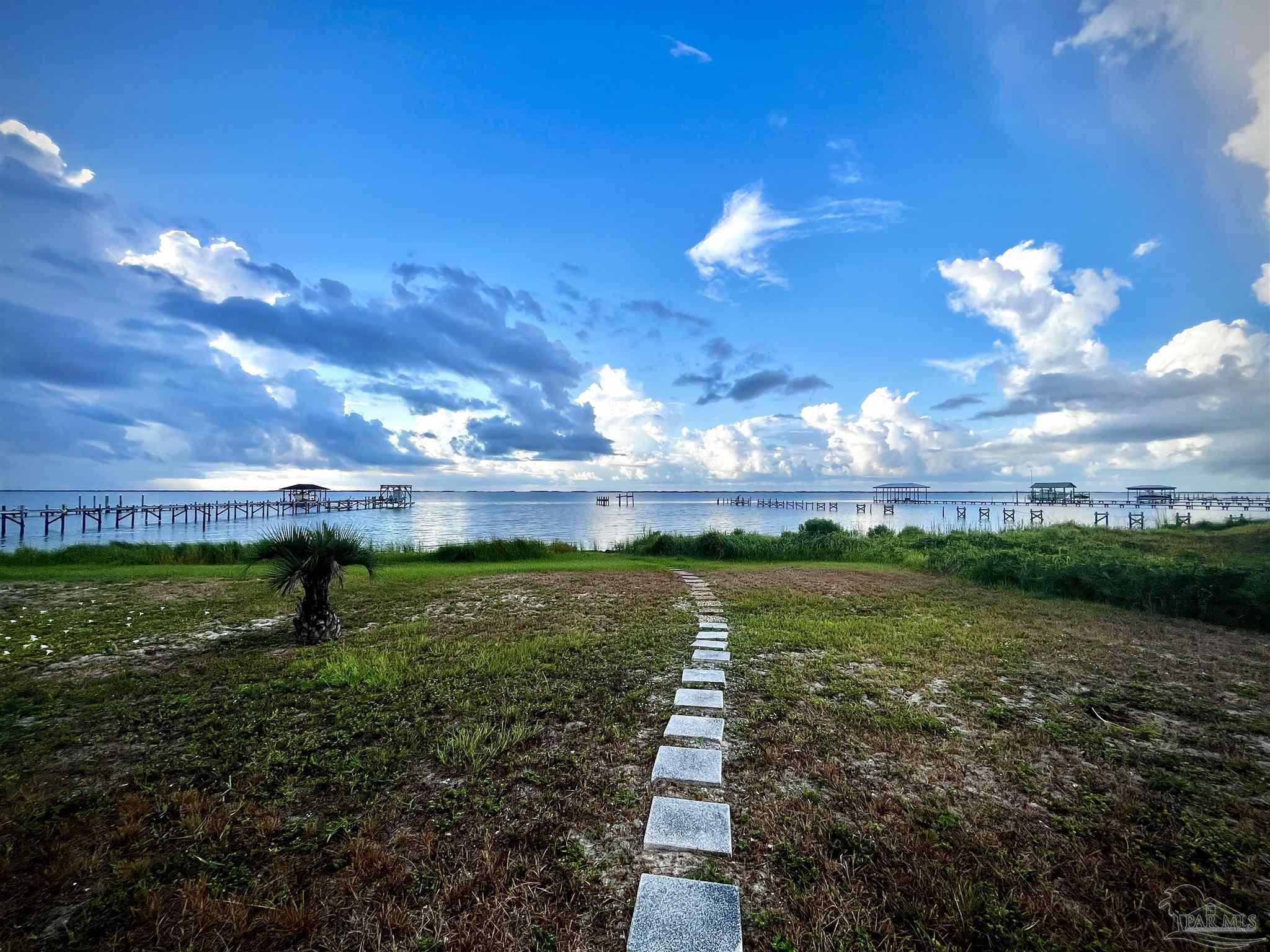 11633 Chanticleer Dr