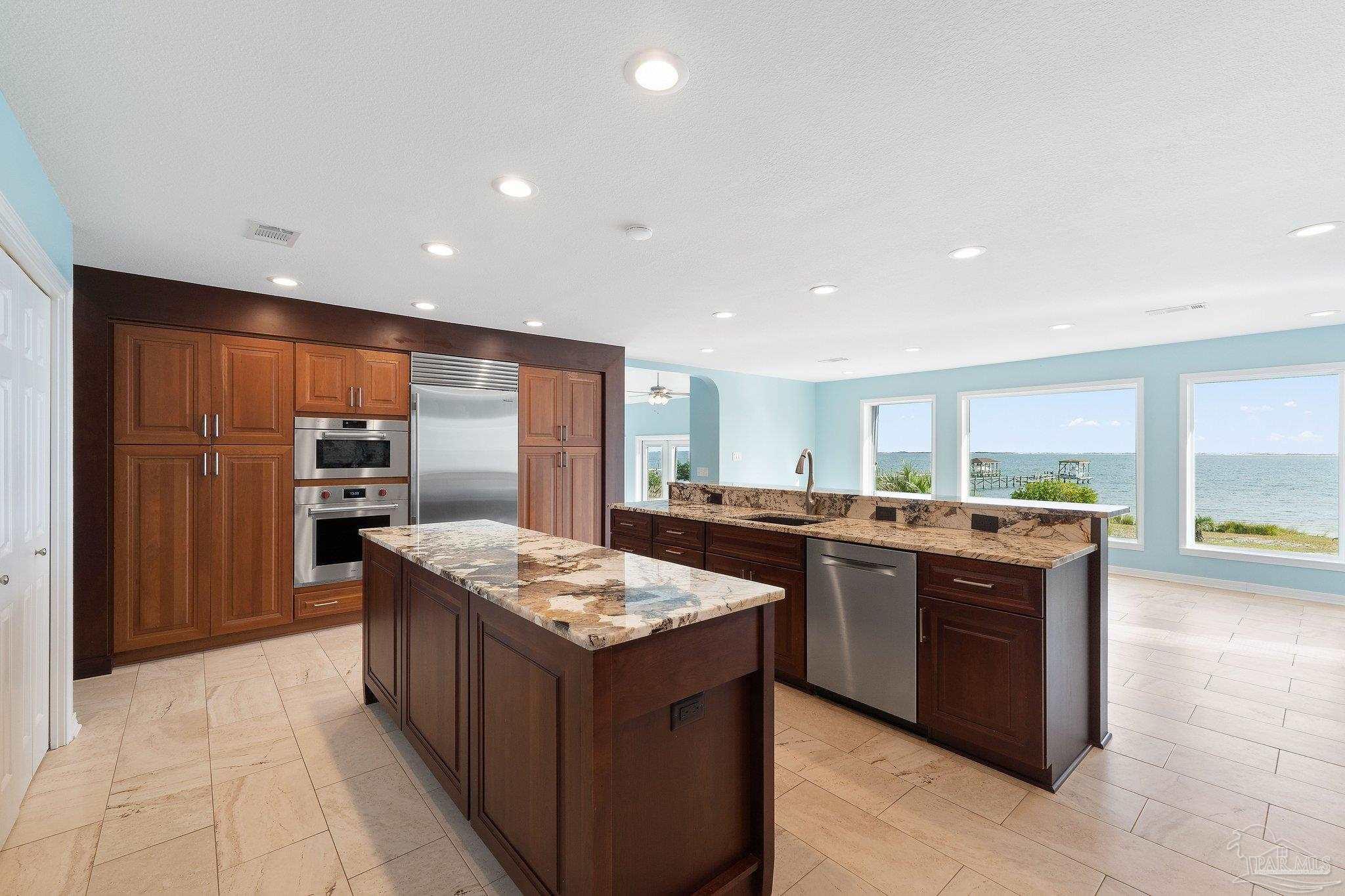 11633 Chanticleer Dr