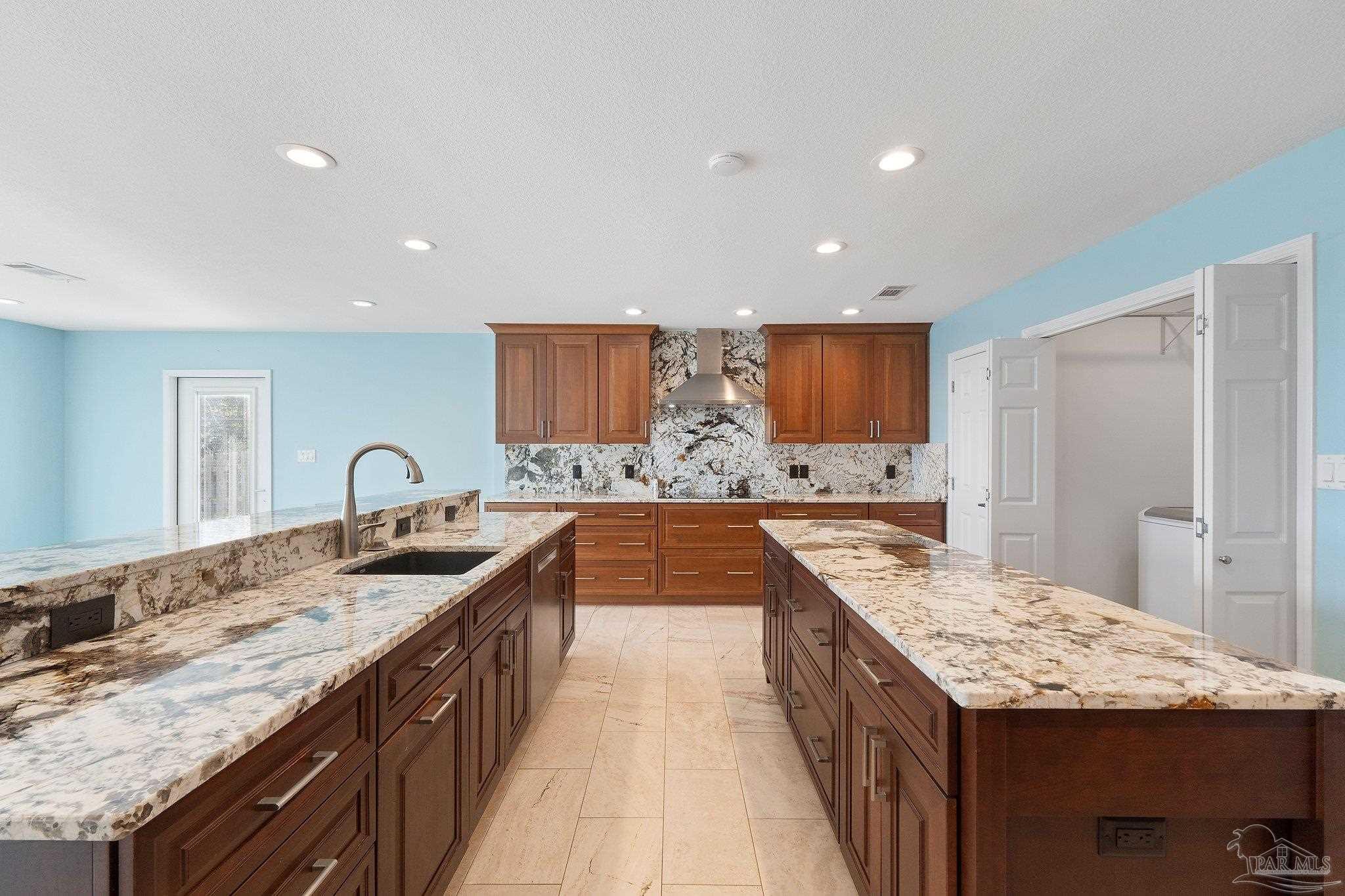 11633 Chanticleer Dr