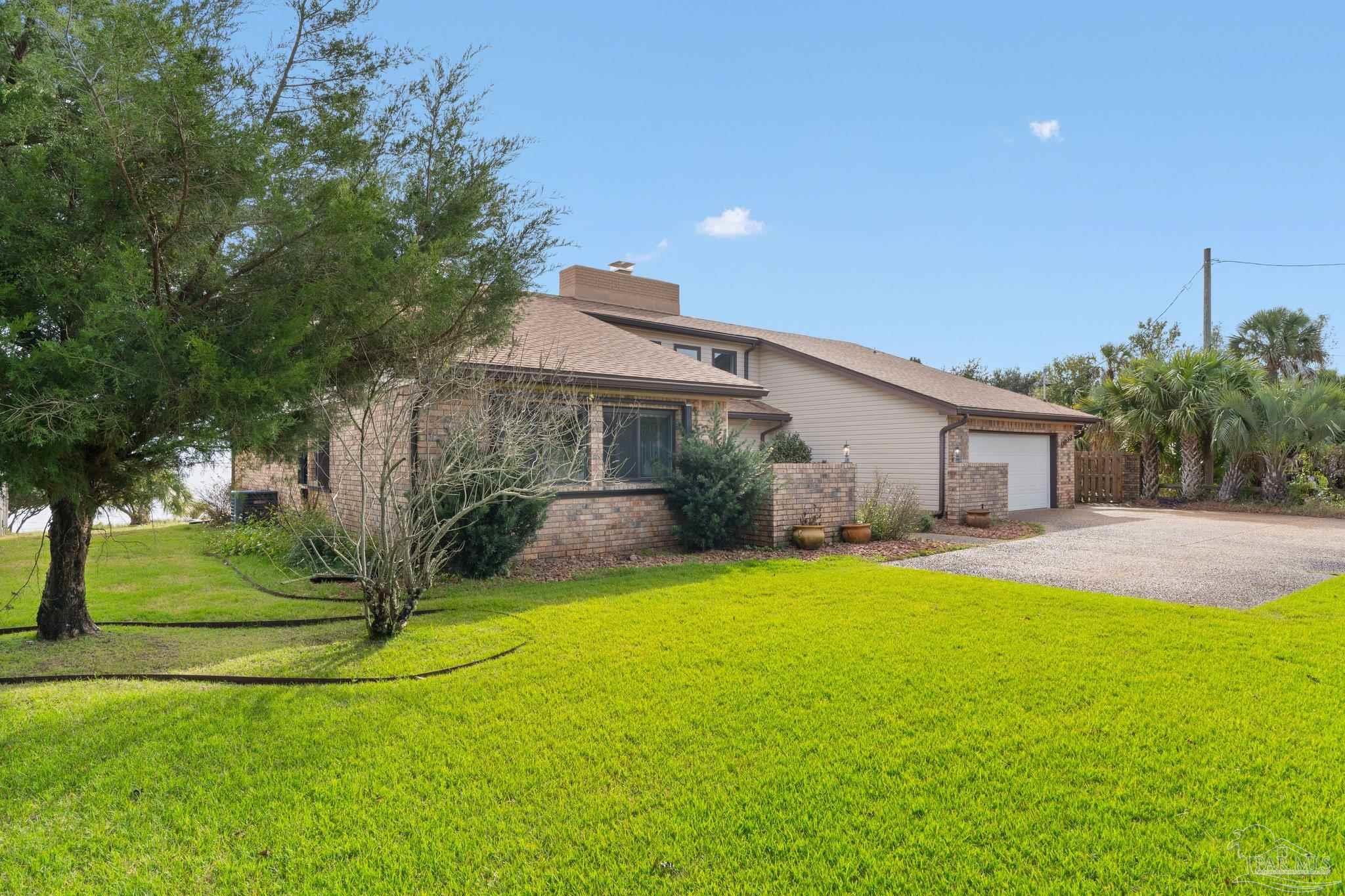 11633 Chanticleer Dr