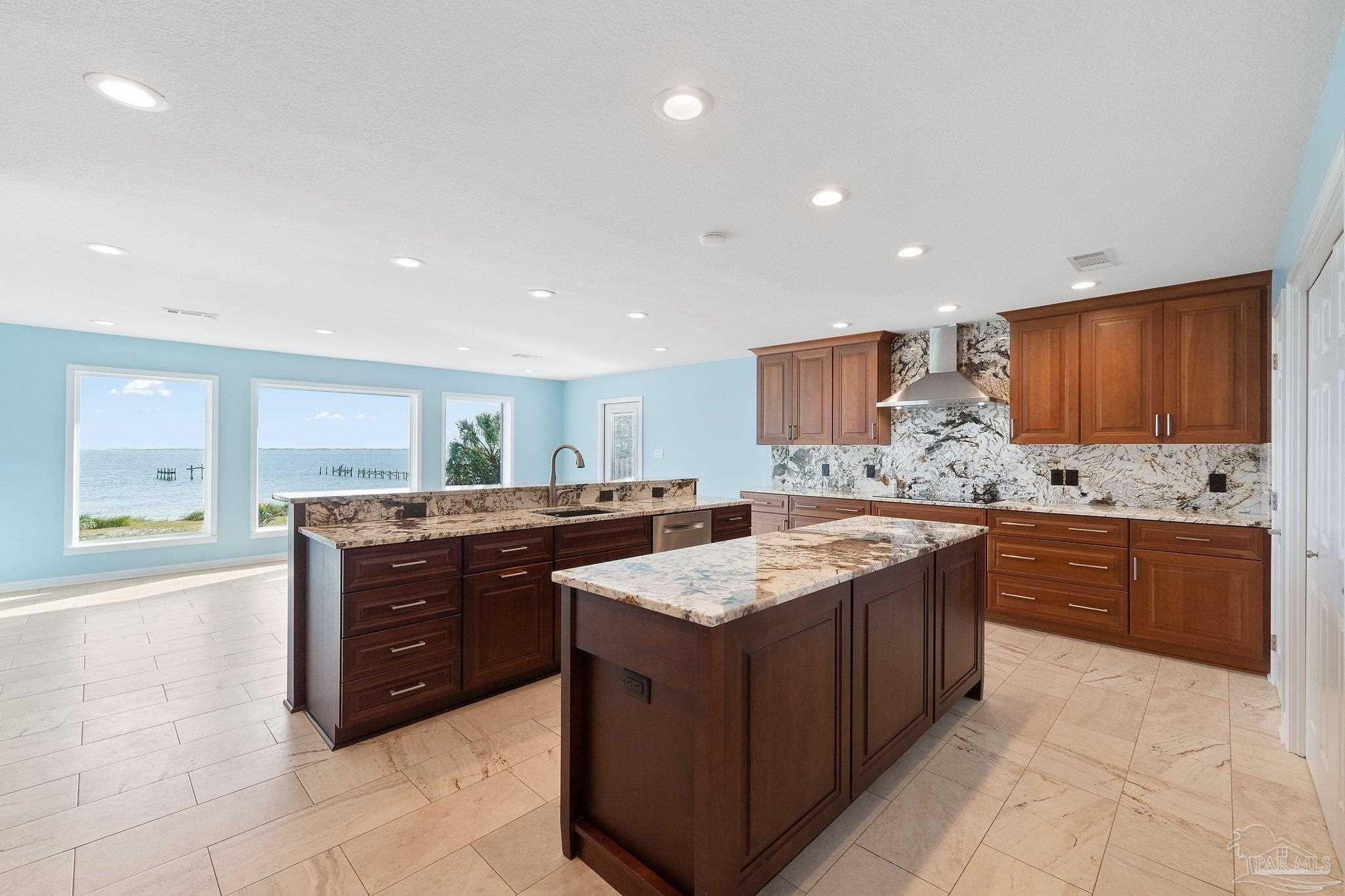 11633 Chanticleer Dr