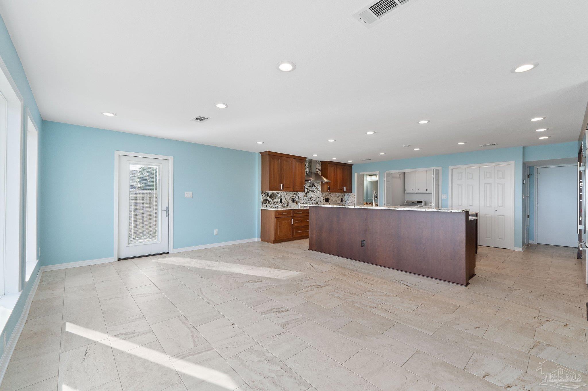 11633 Chanticleer Dr