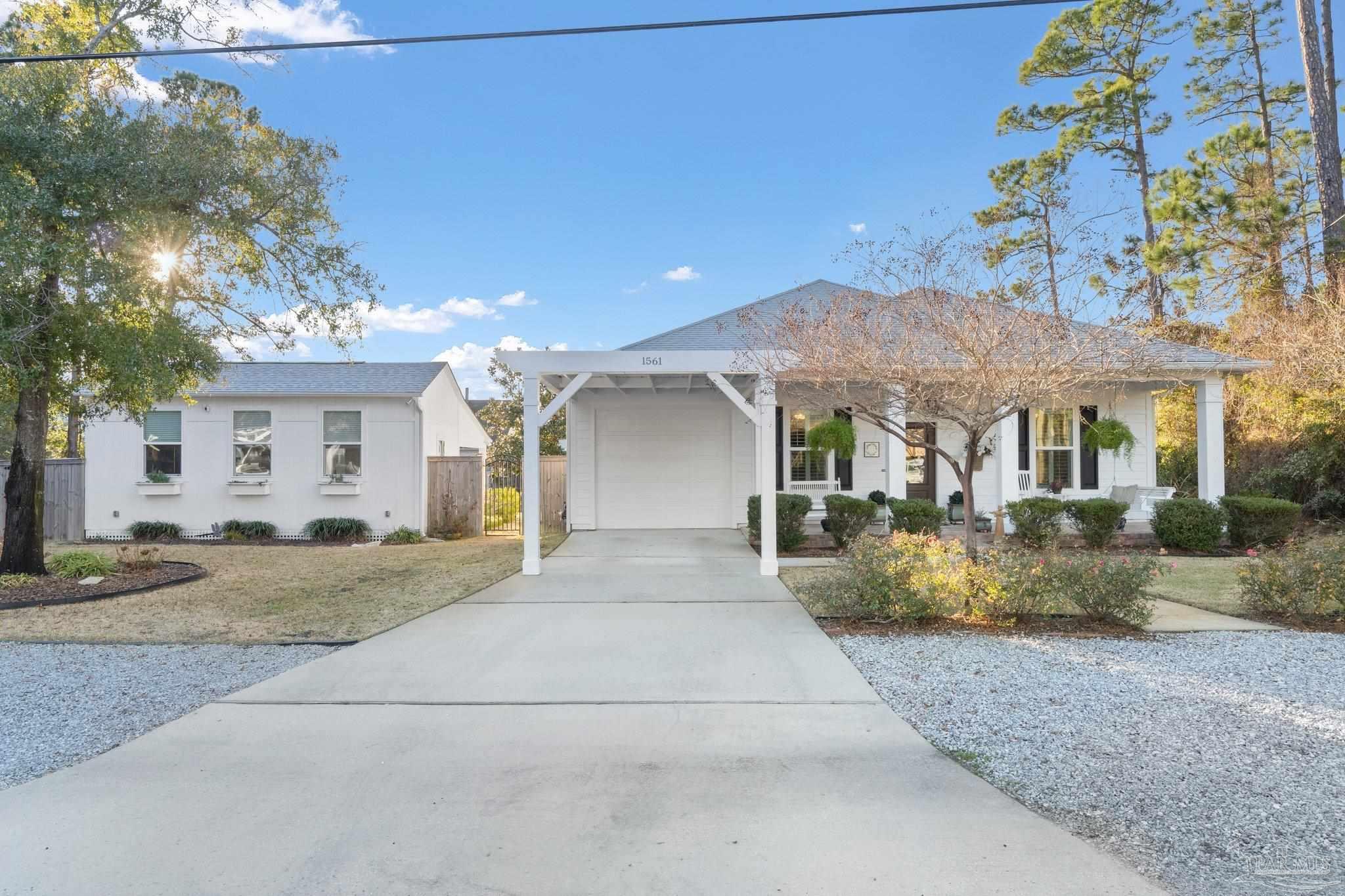 1561 Stanford Rd