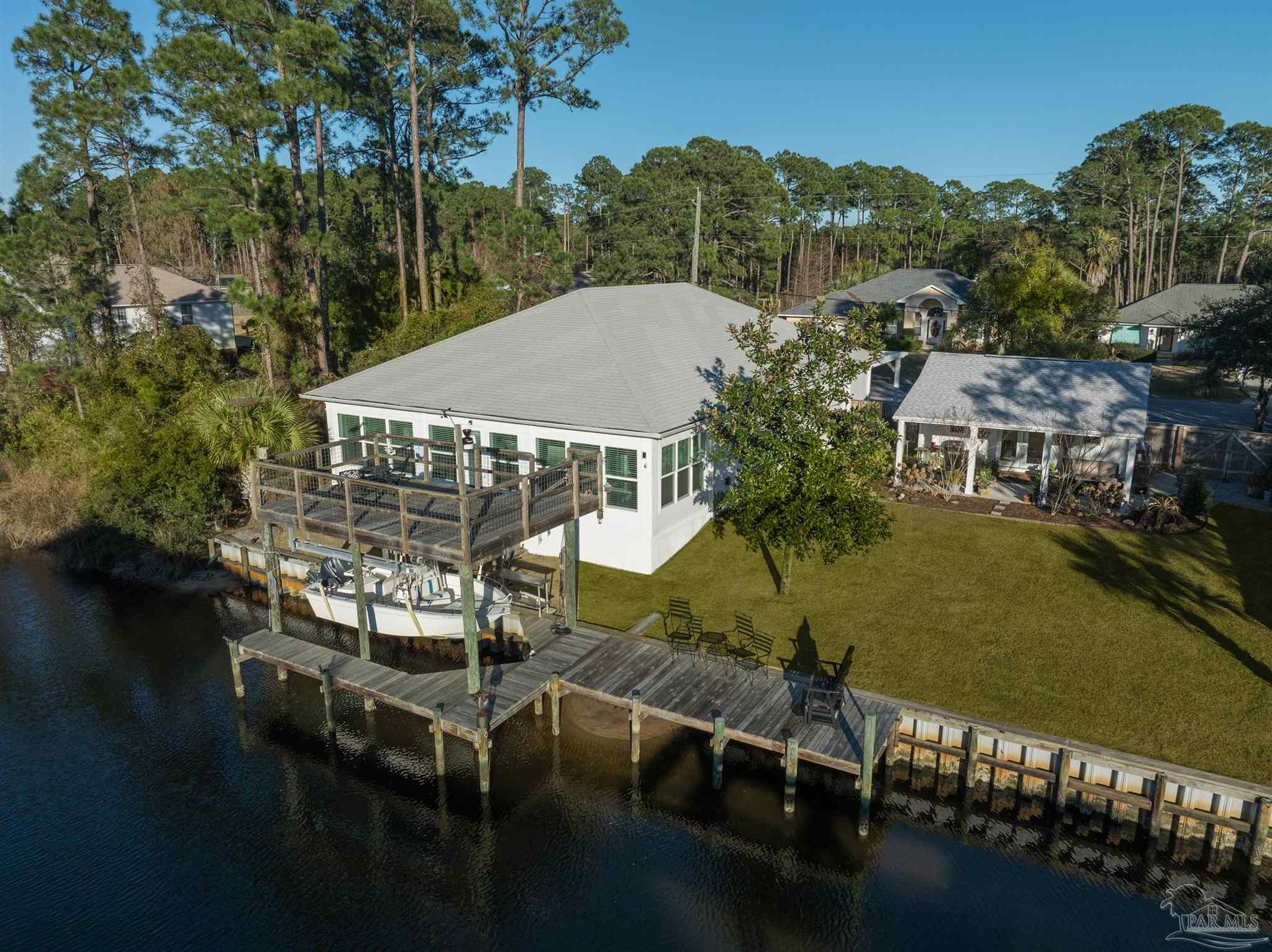1561 Stanford Rd