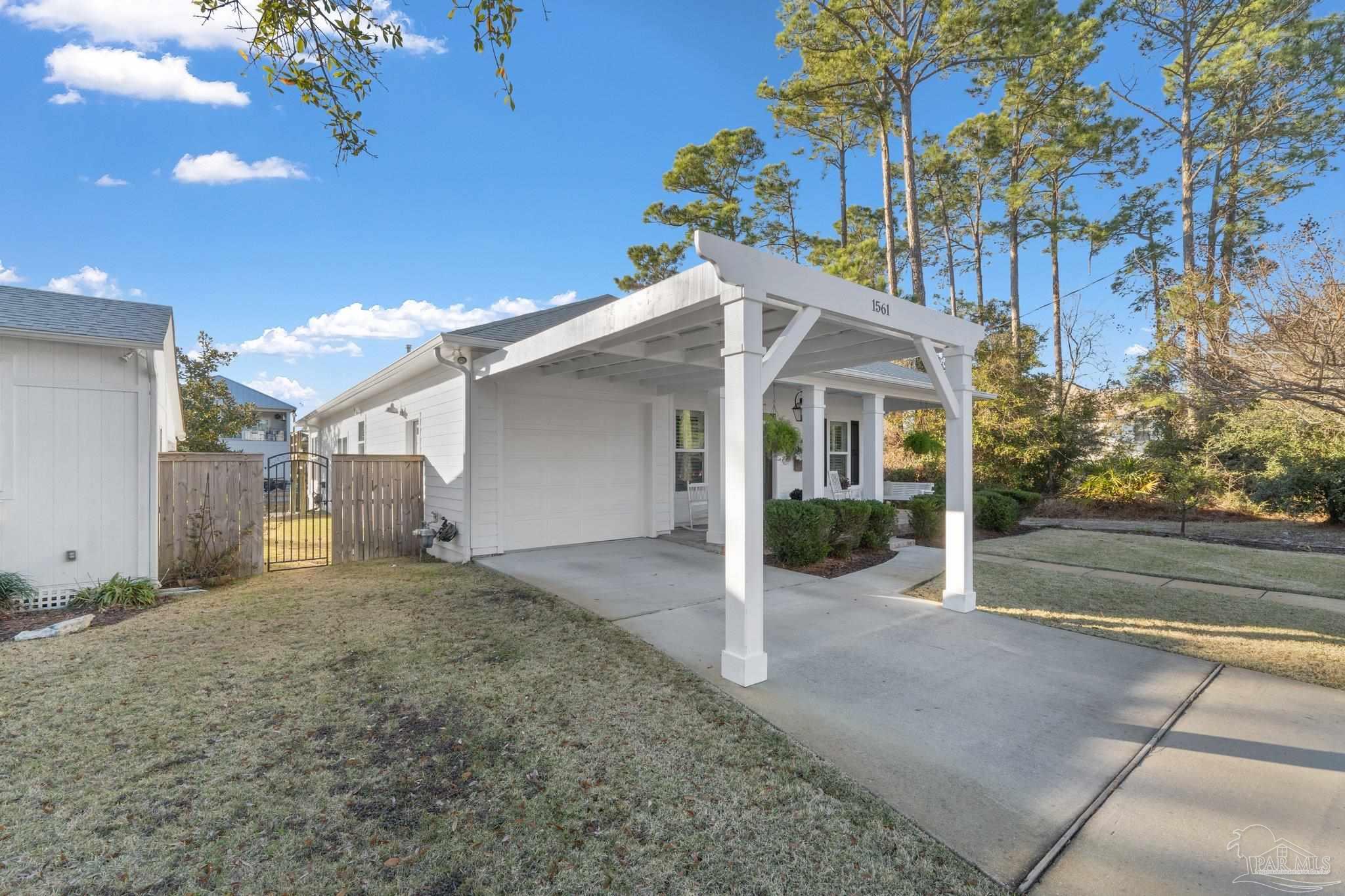 1561 Stanford Rd