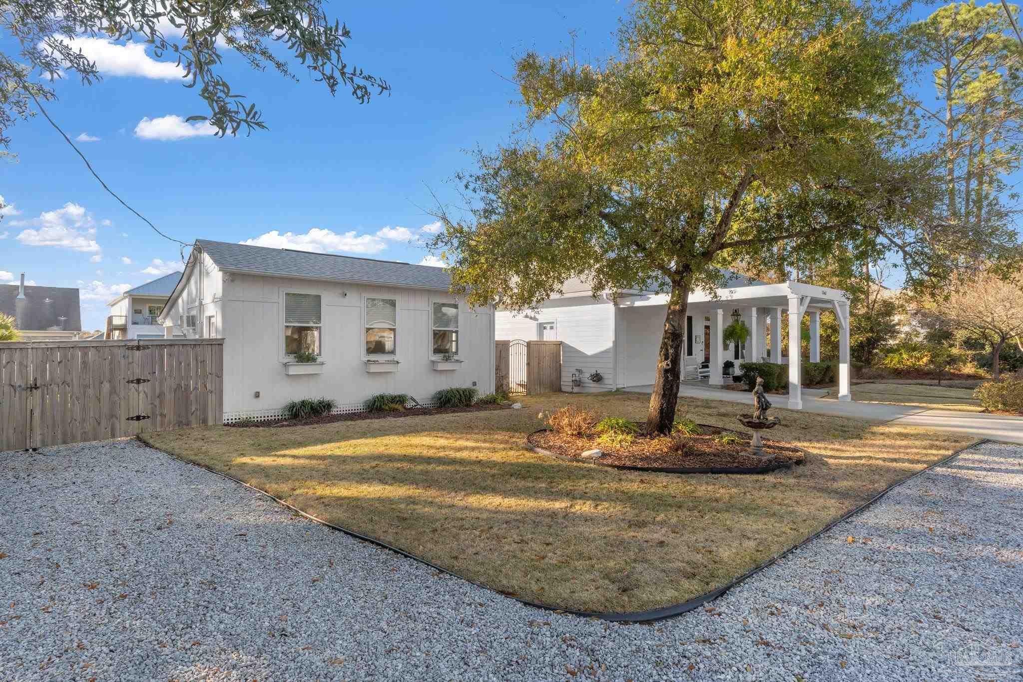 1561 Stanford Rd