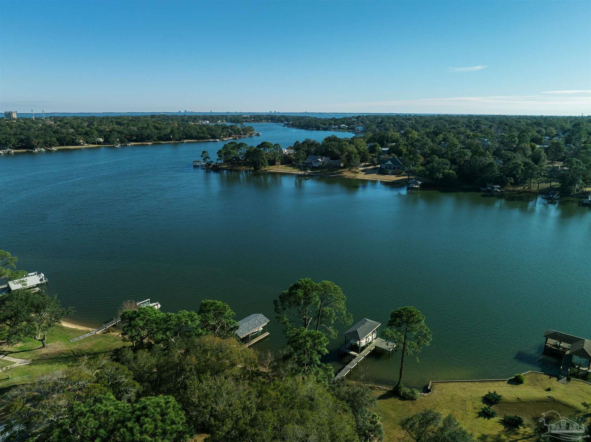 2669 Bayou Blvd