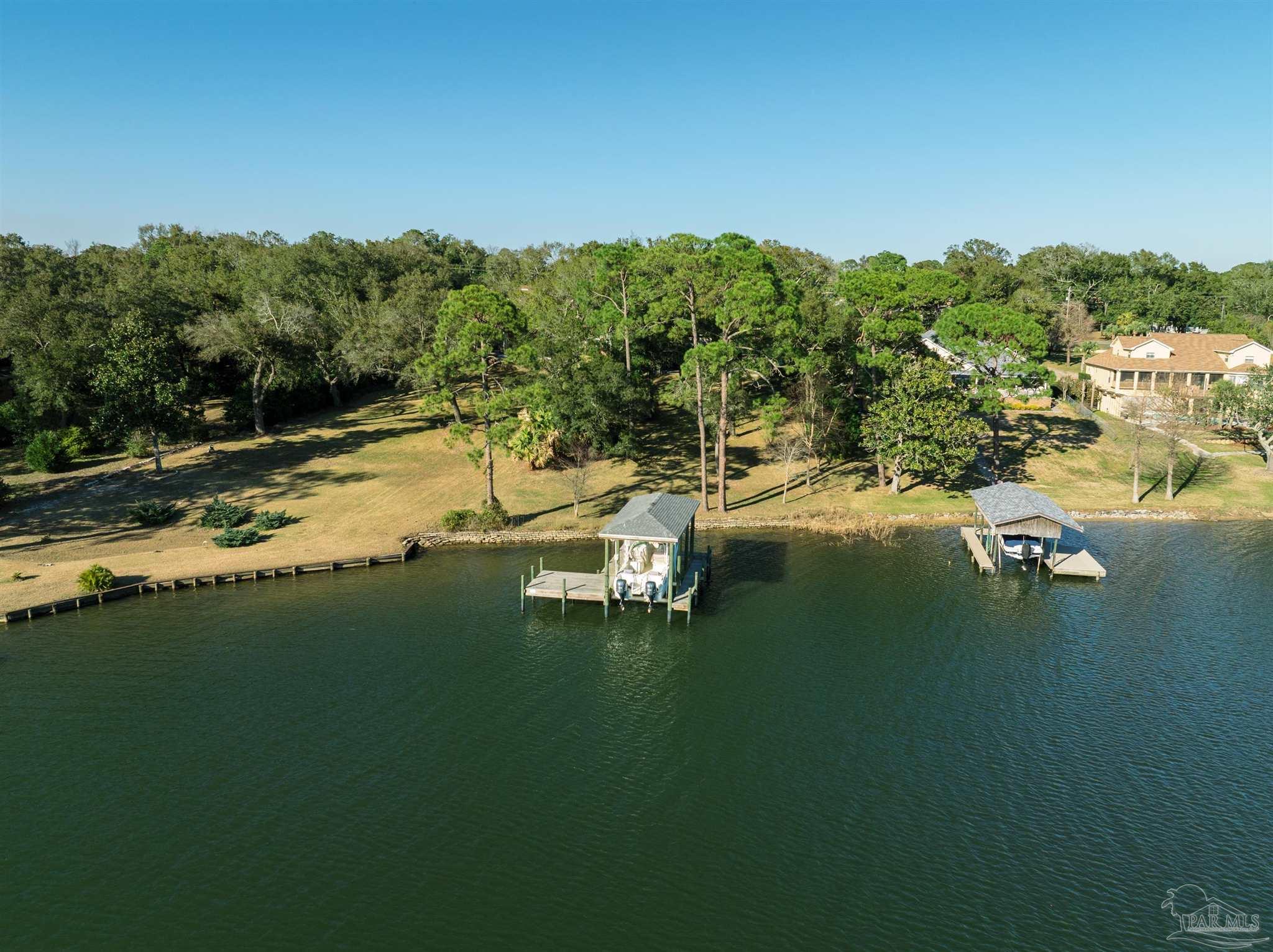 2669 Bayou Blvd