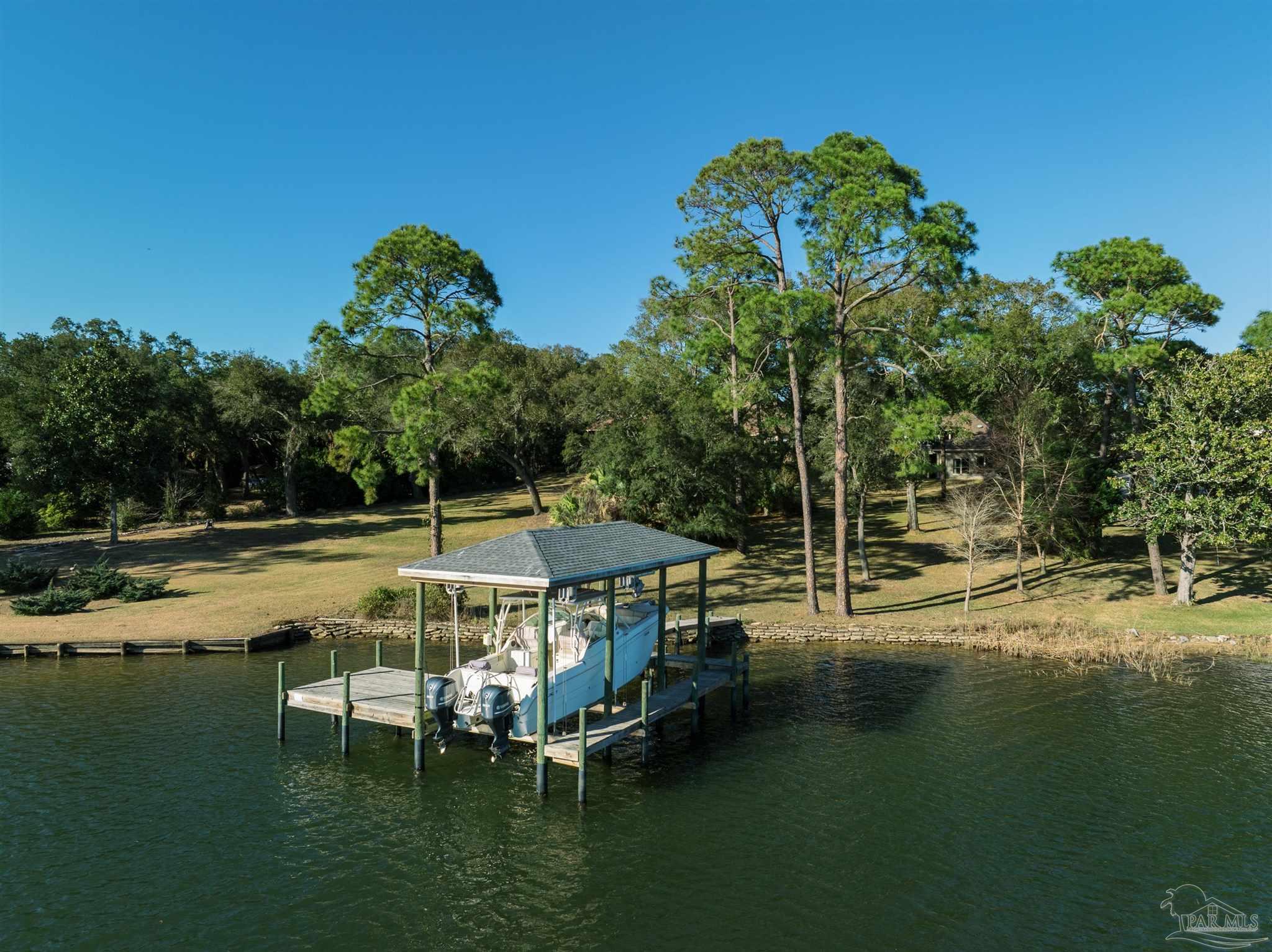 2669 Bayou Blvd