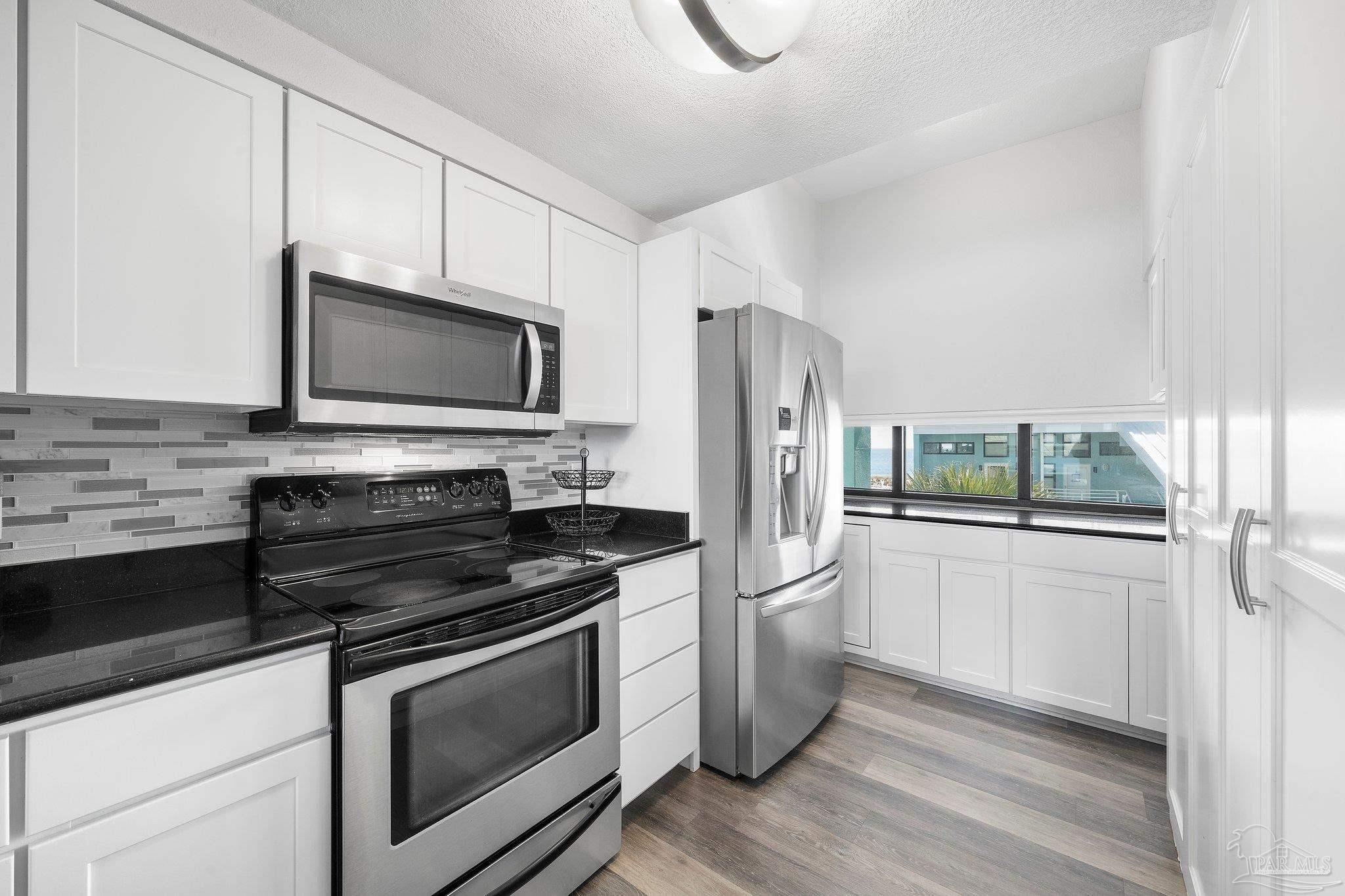 1390 Ft Pickens Rd # 216
