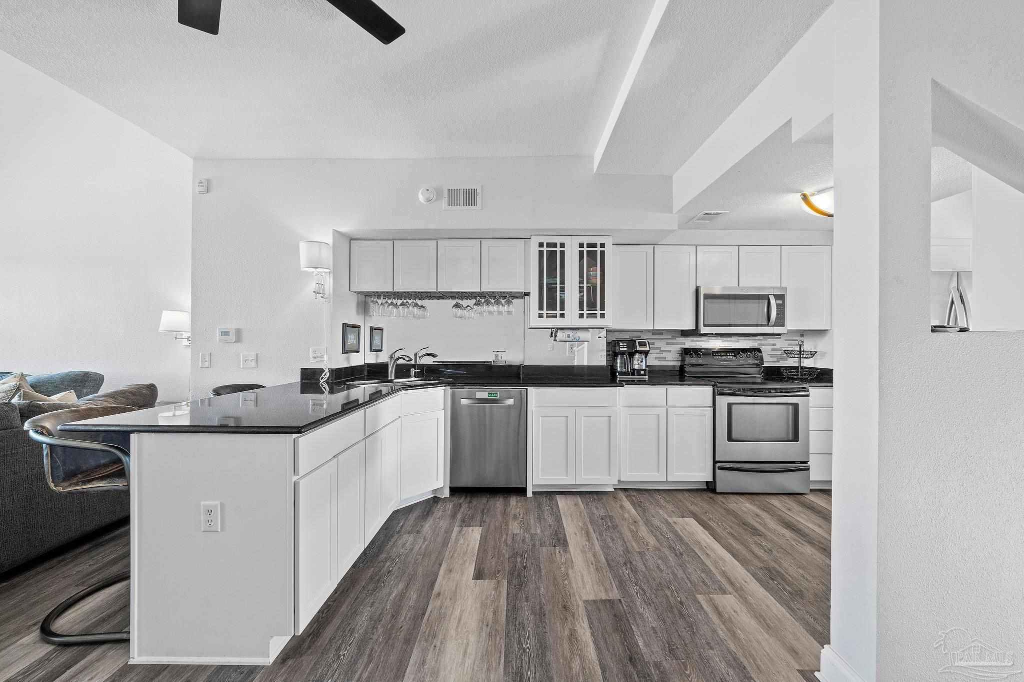 1390 Ft Pickens Rd # 216