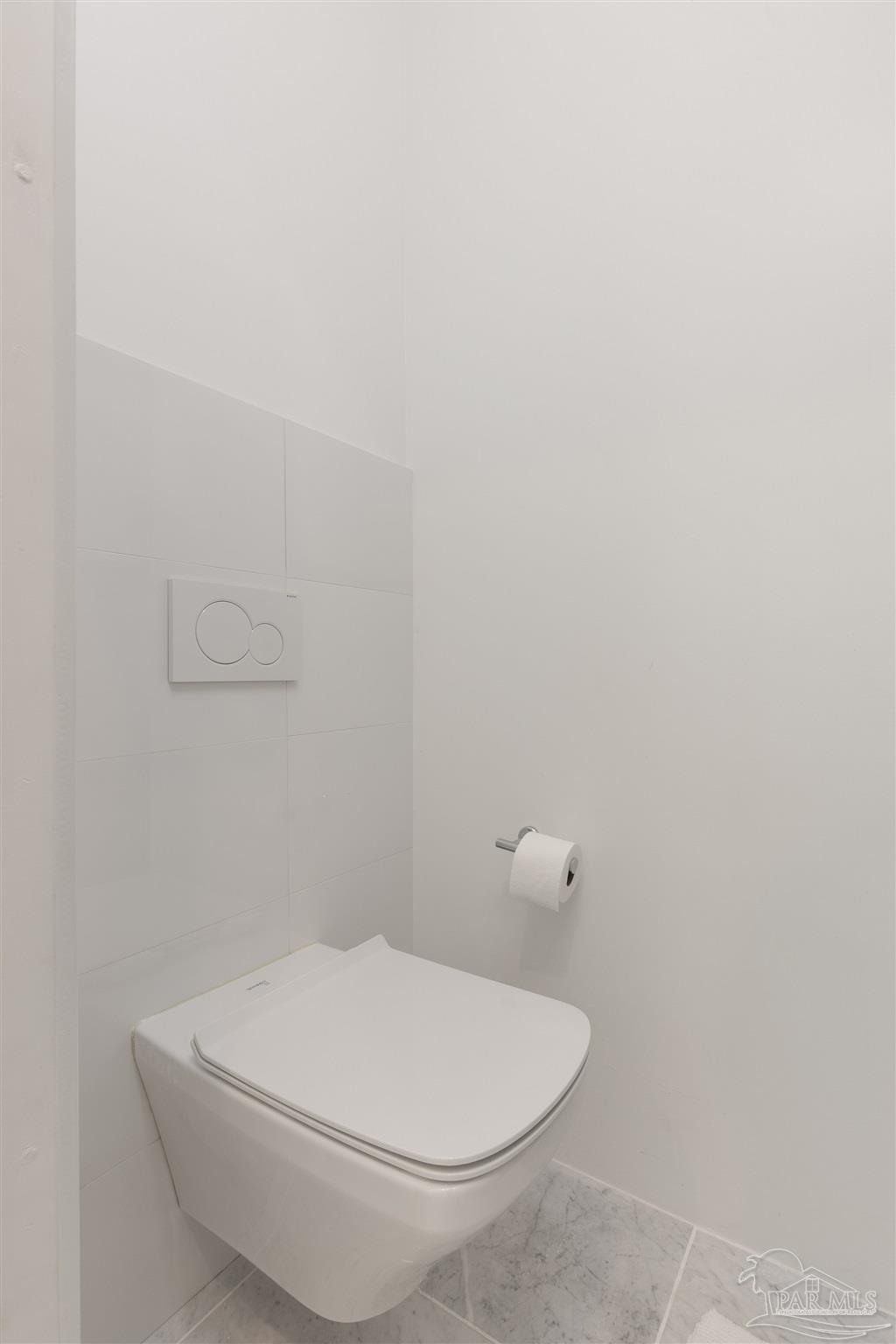 18 Shoreline Pl