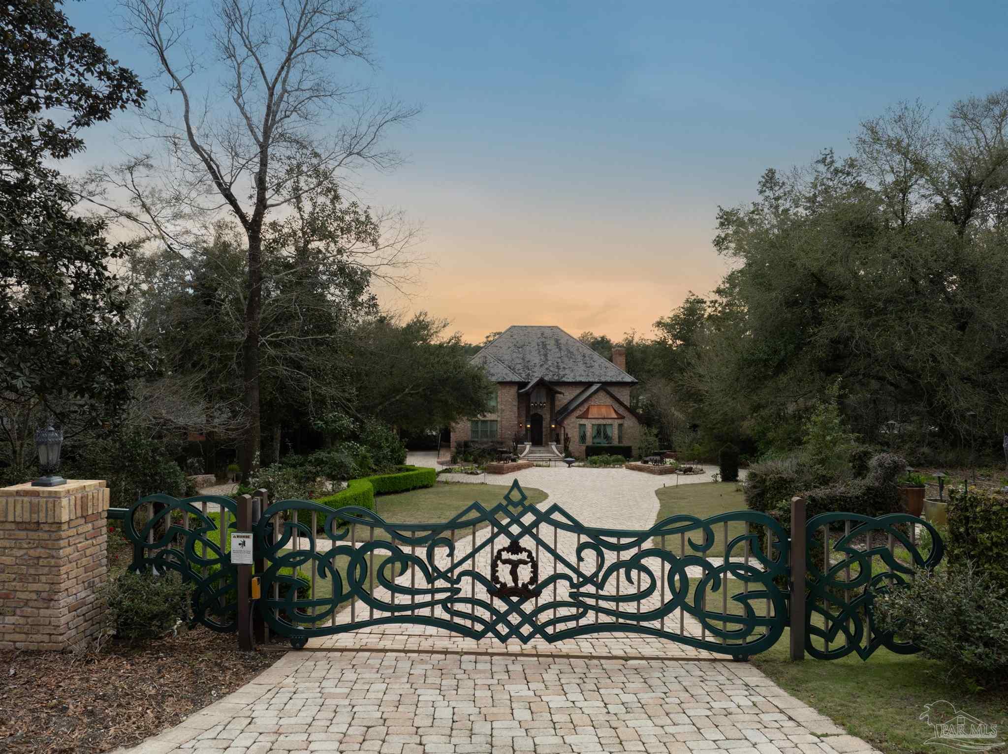 835 Tanglewood Dr