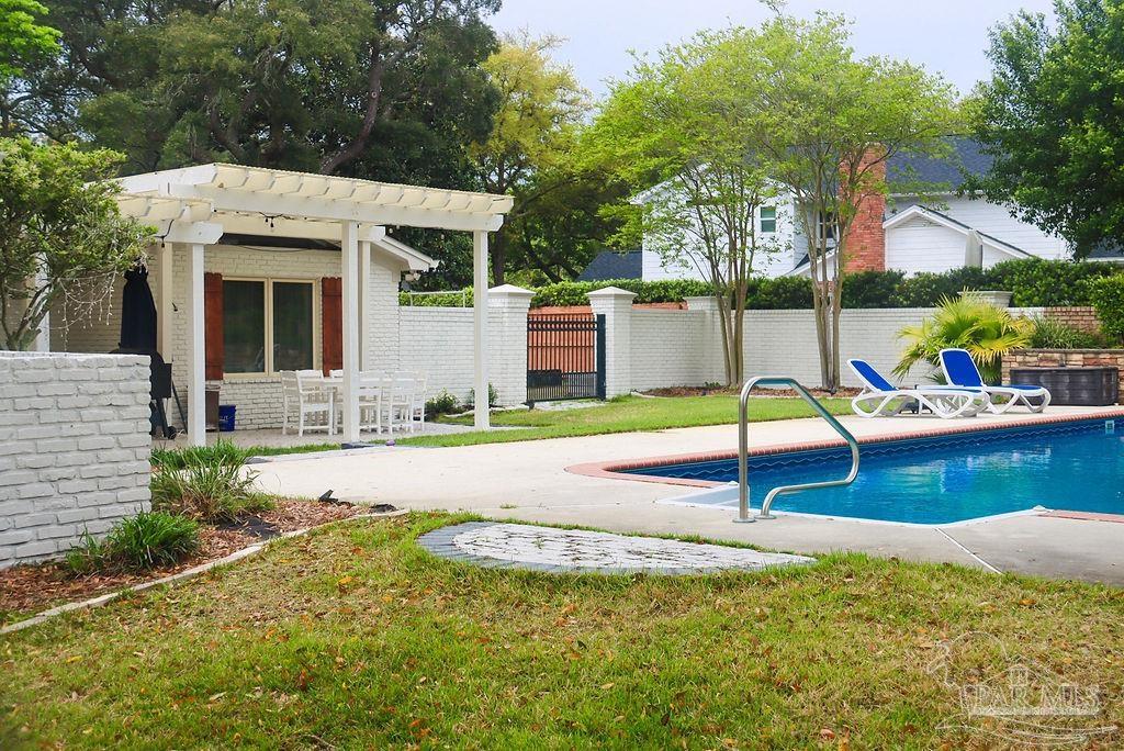 831 Bay Cliffs Rd