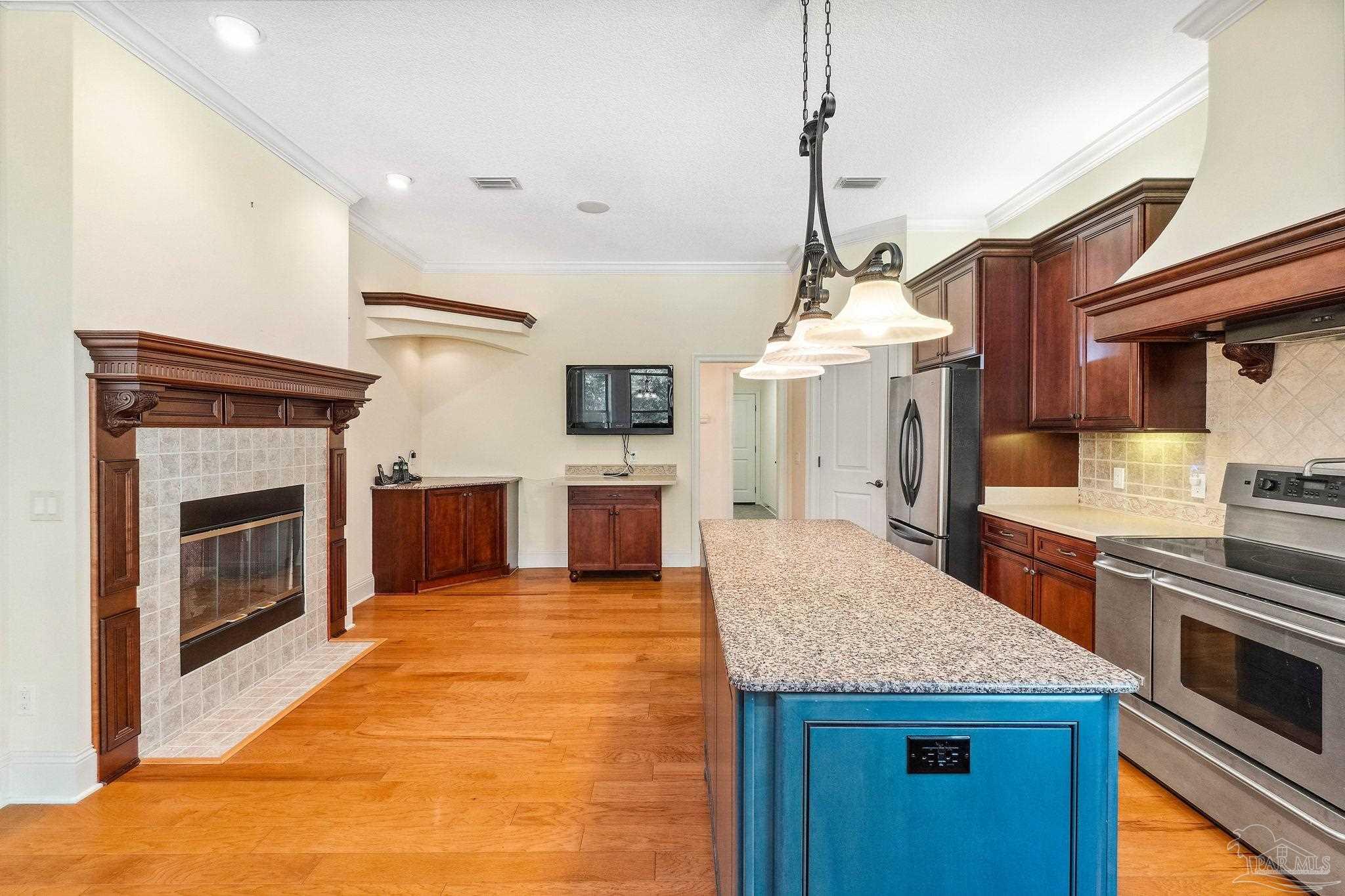3180 Edinburgh Castle Dr