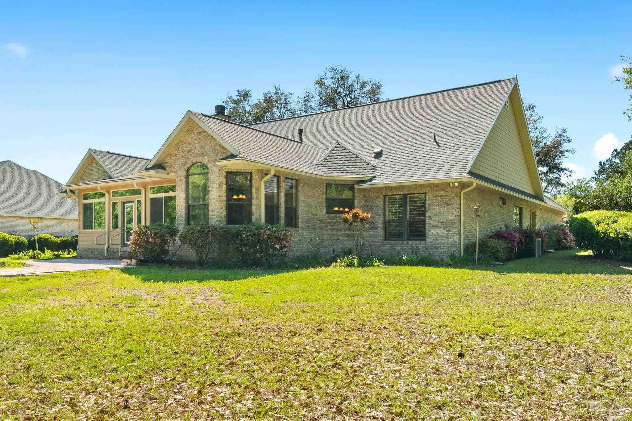 3180 Edinburgh Castle Dr