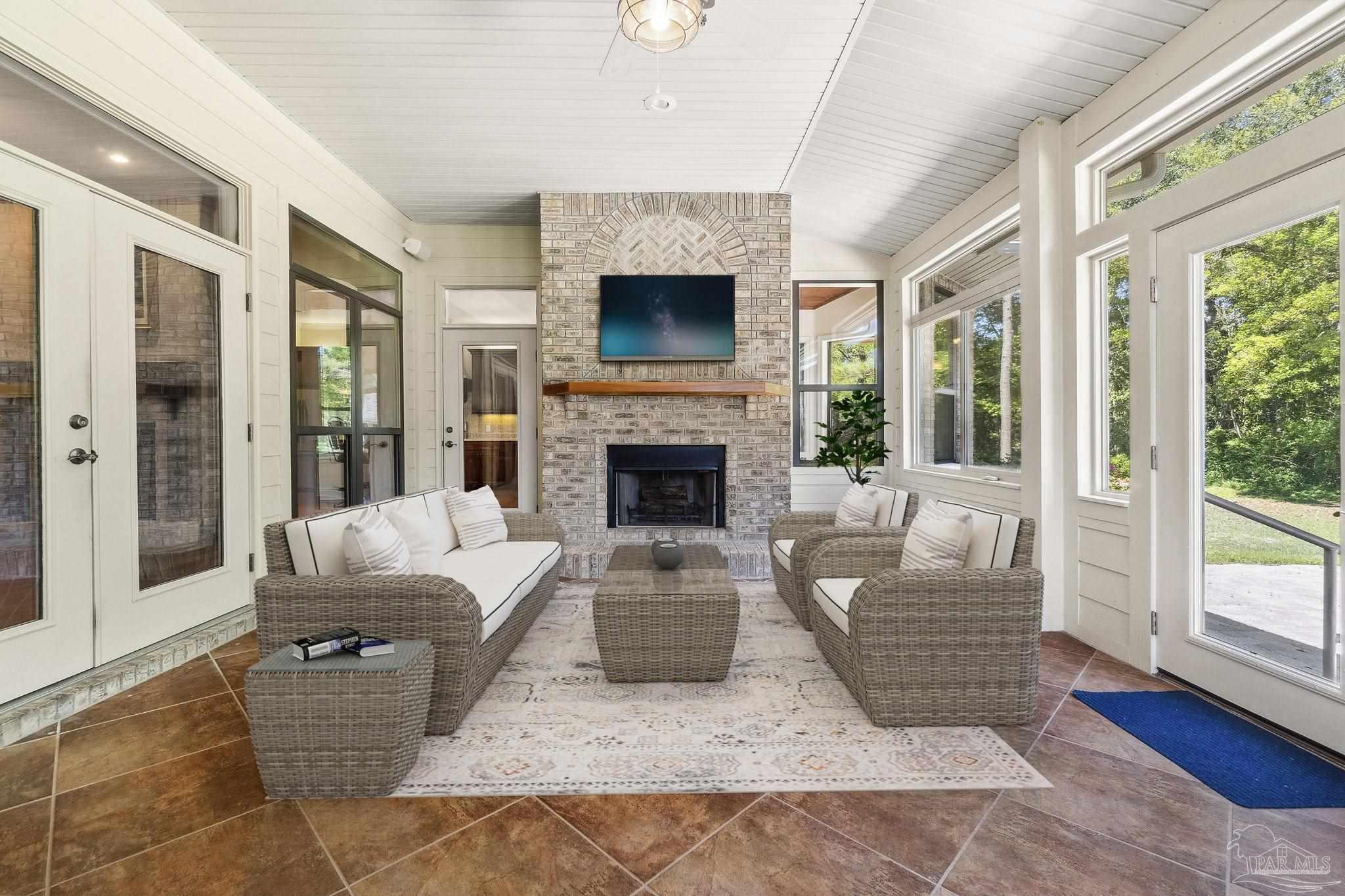 3180 Edinburgh Castle Dr