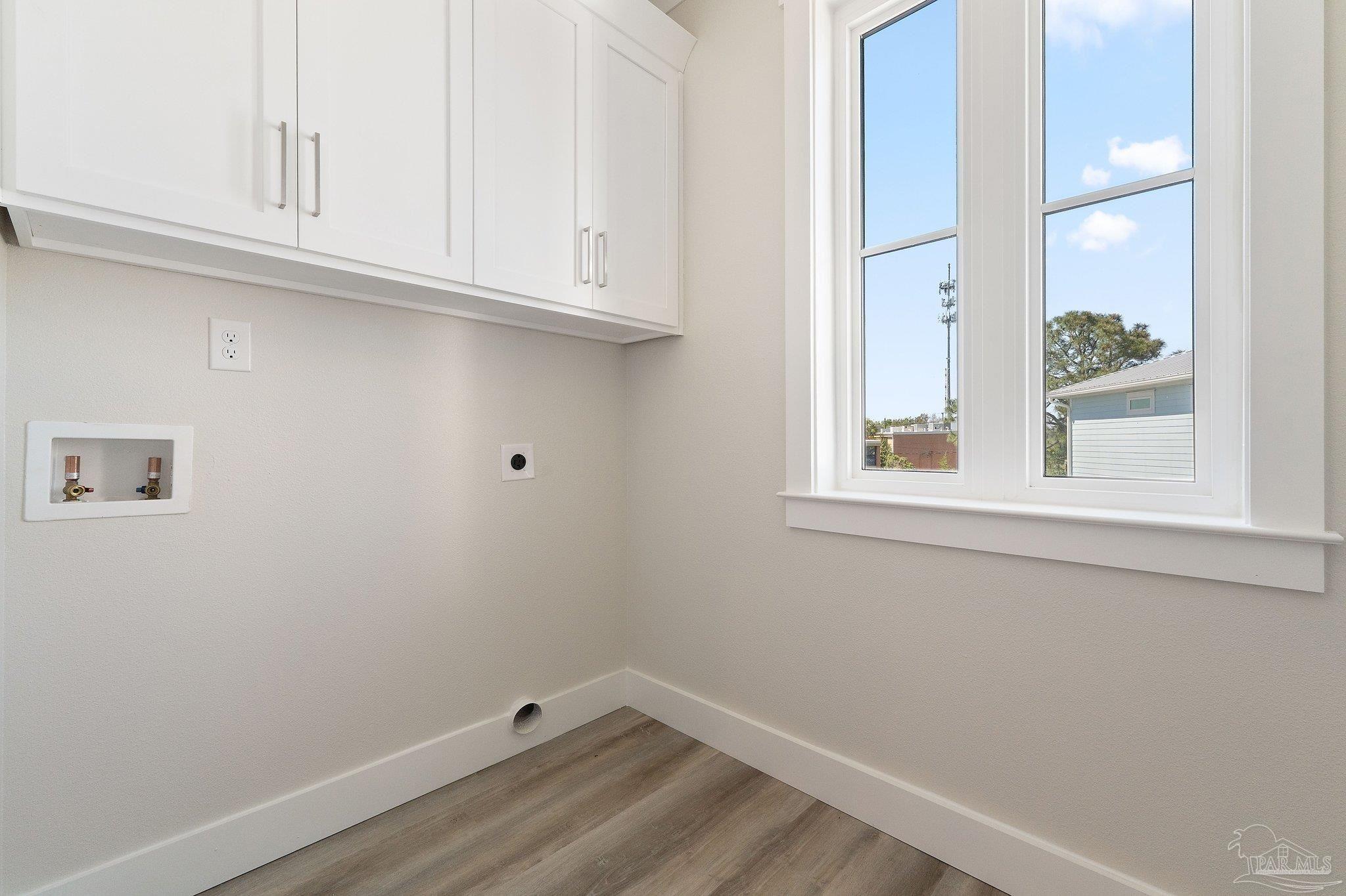 225 English Cove Ct