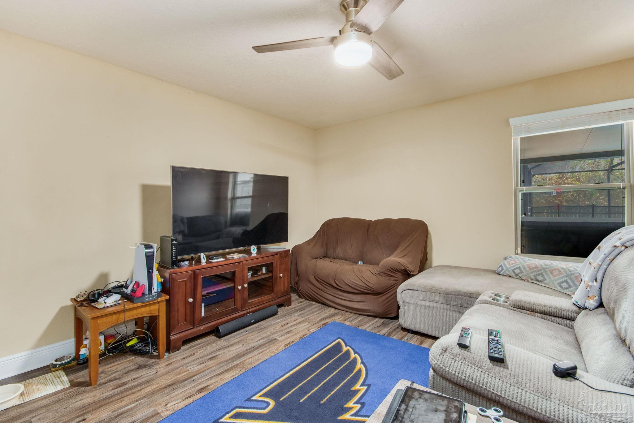 732 Mohegan Cir