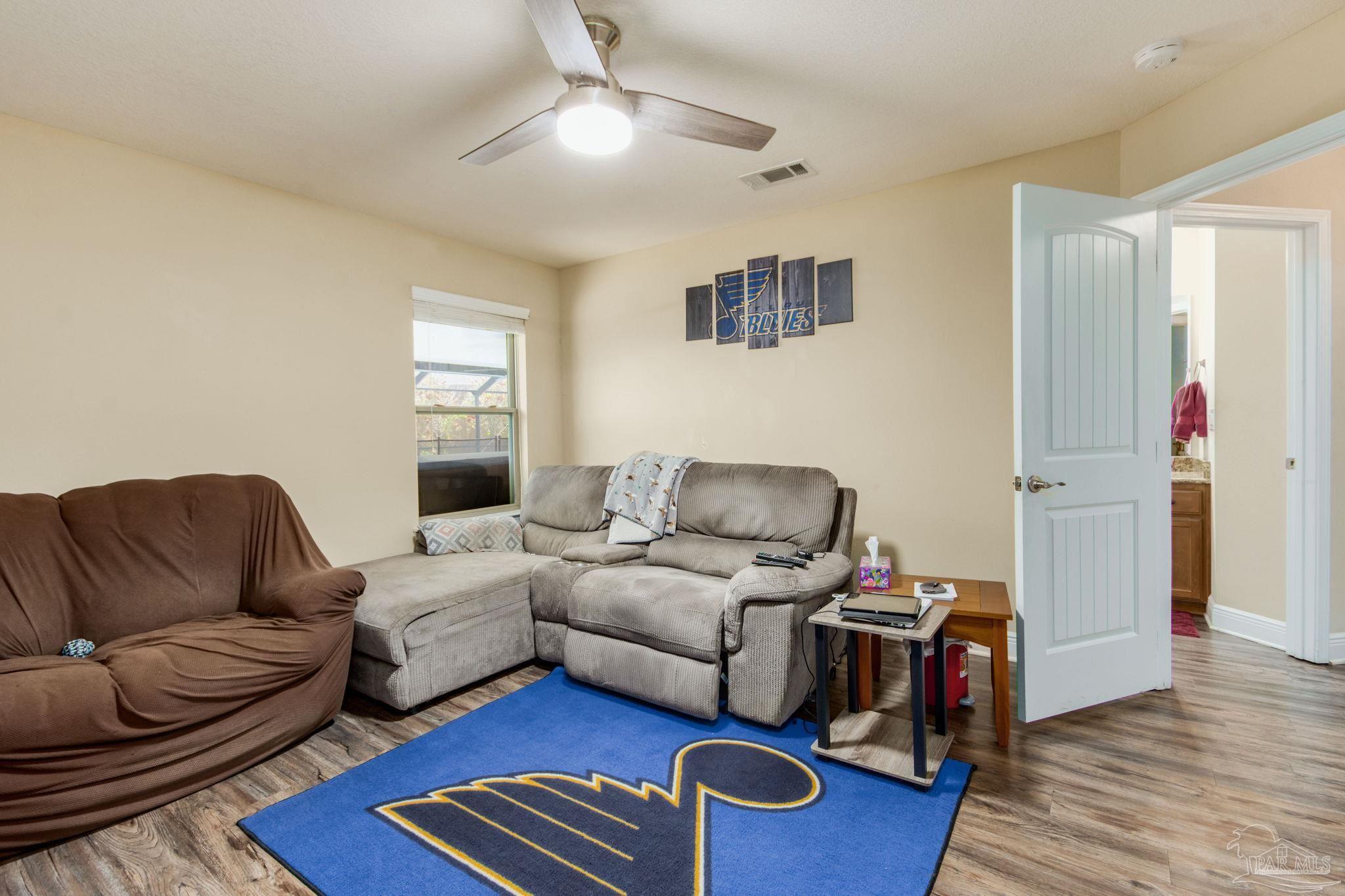 732 Mohegan Cir