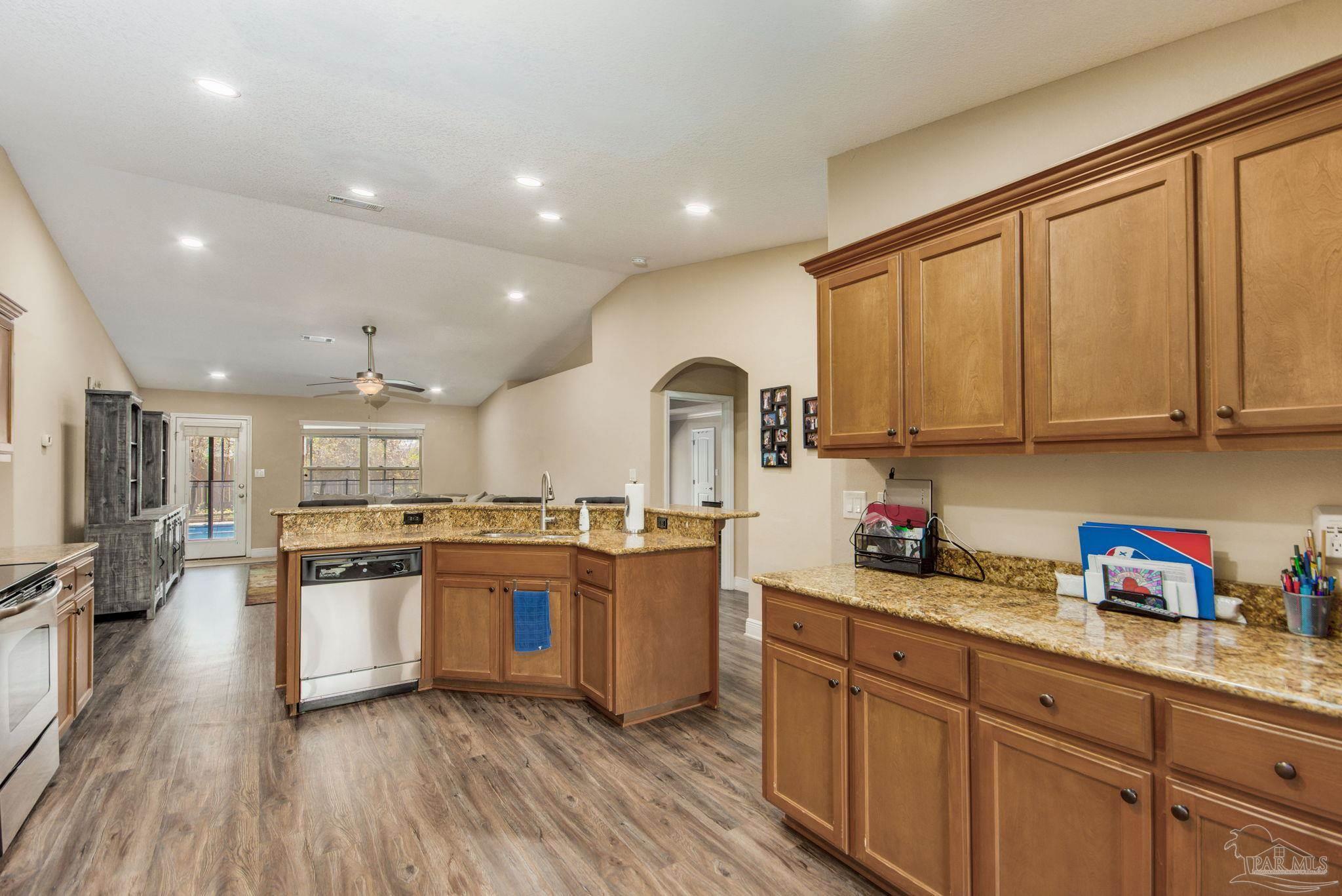 732 Mohegan Cir