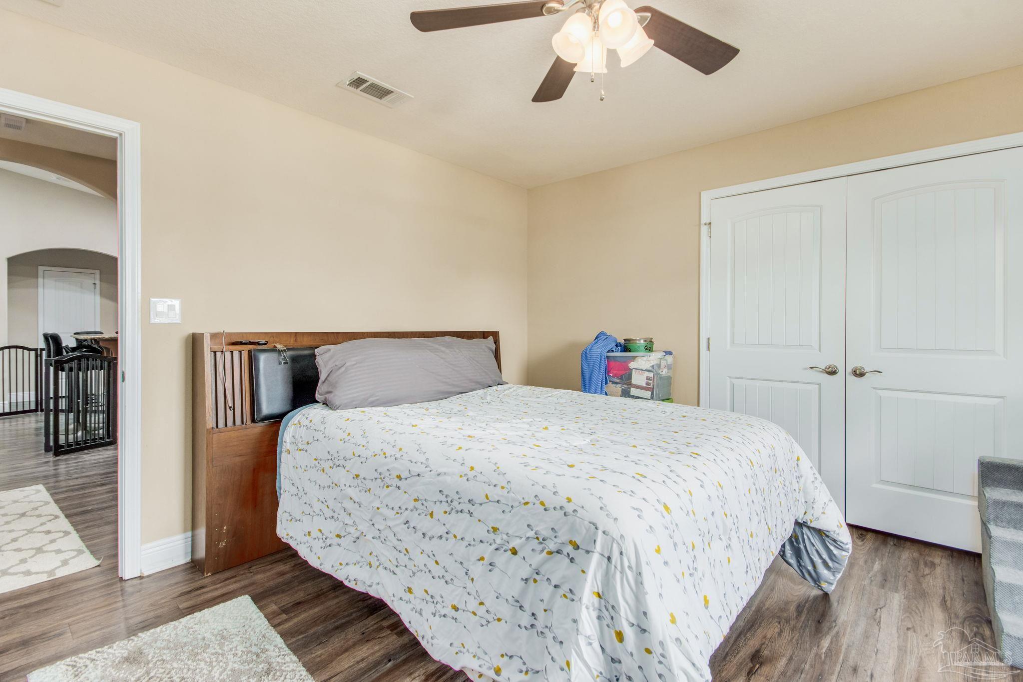 732 Mohegan Cir