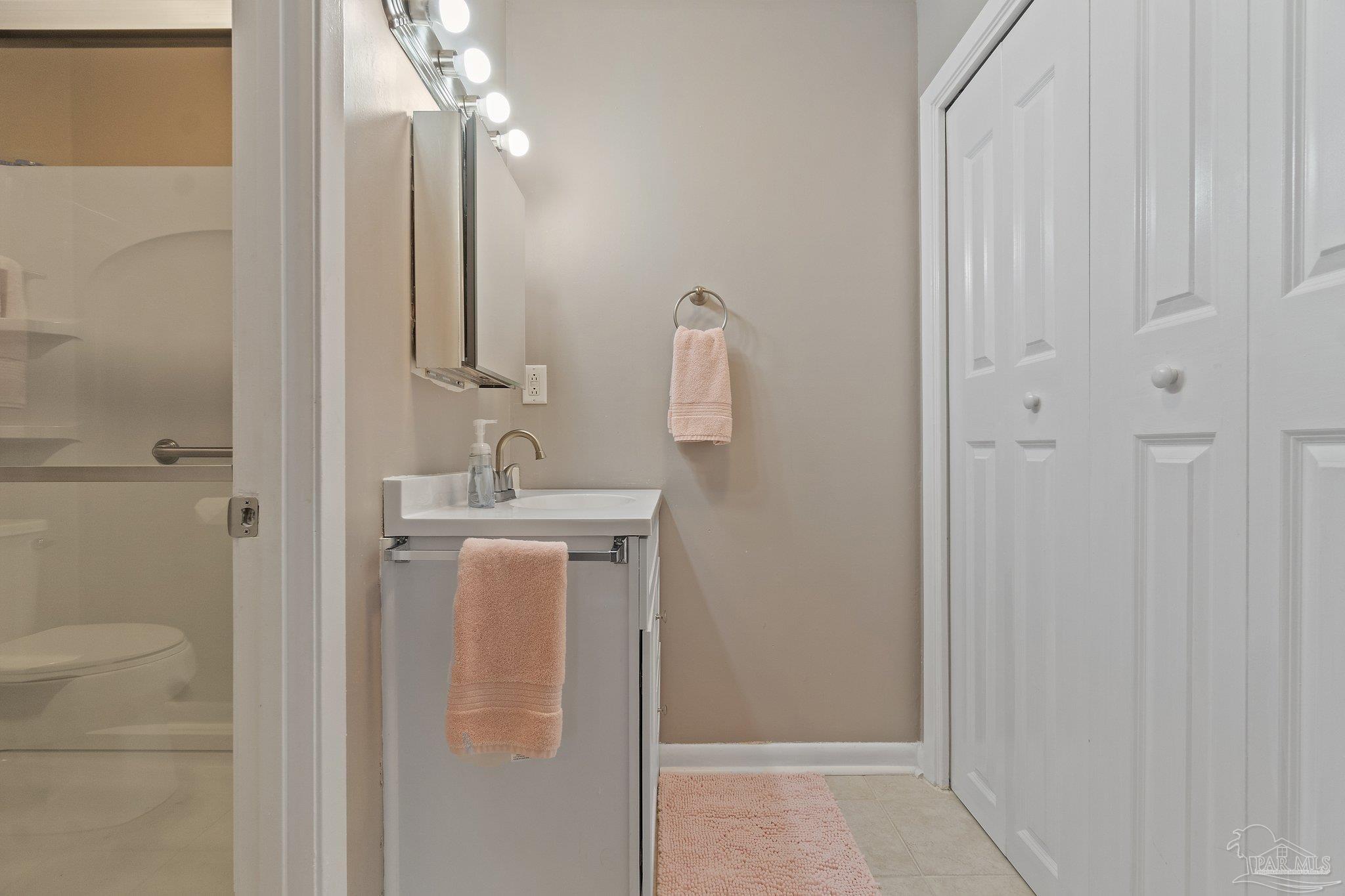 1200 Shoreline Dr # 406