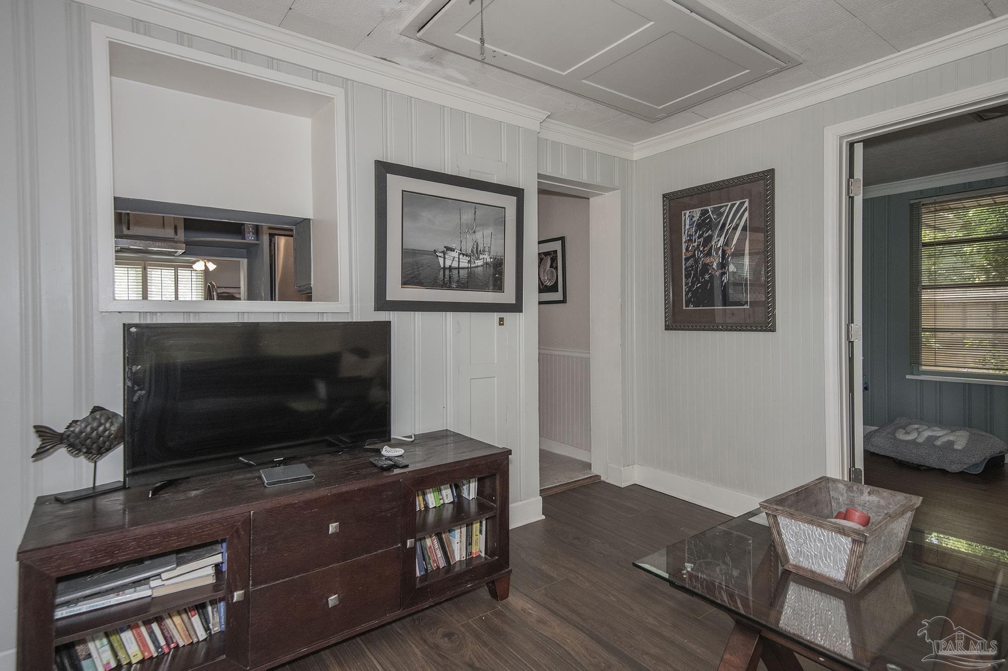1616 W Gregory