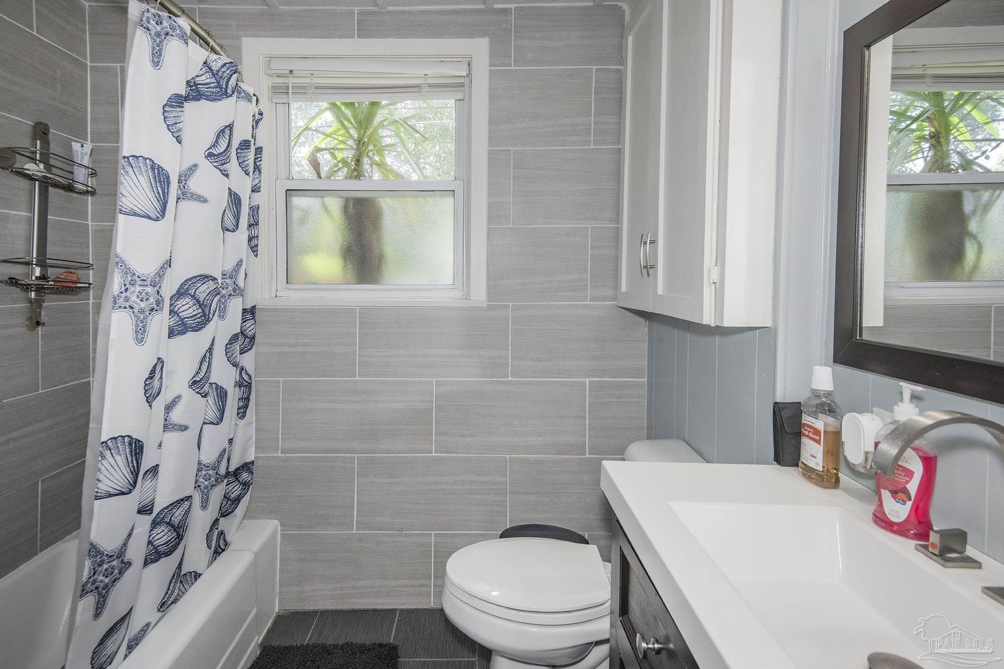 1616 W Gregory