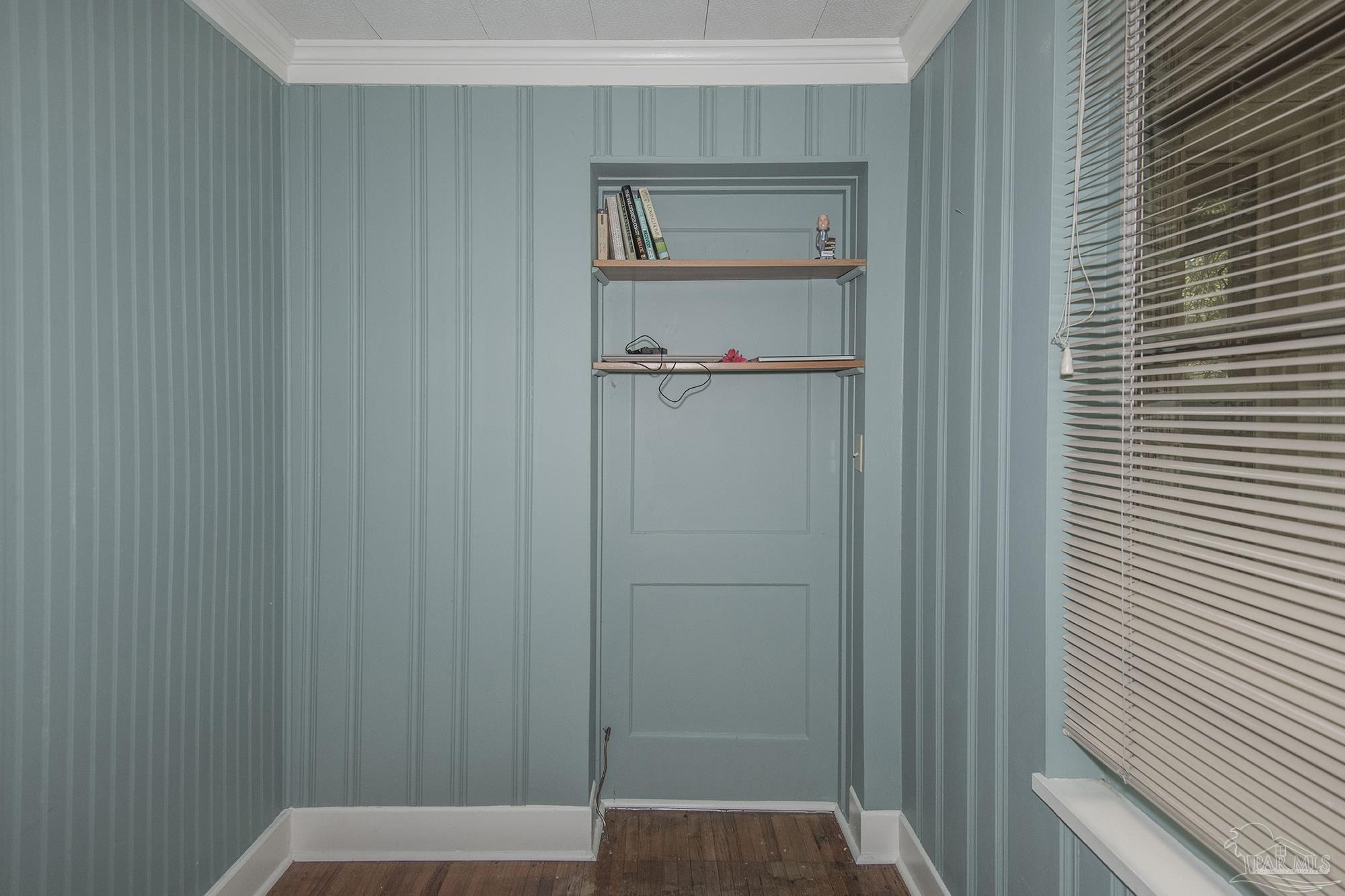1616 W Gregory