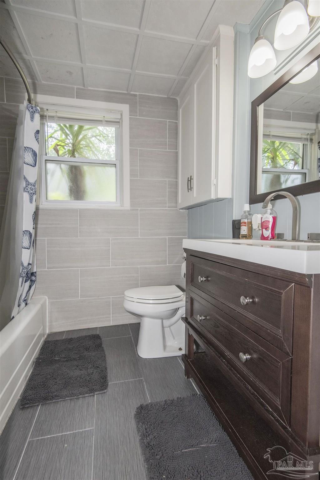 1616 W Gregory
