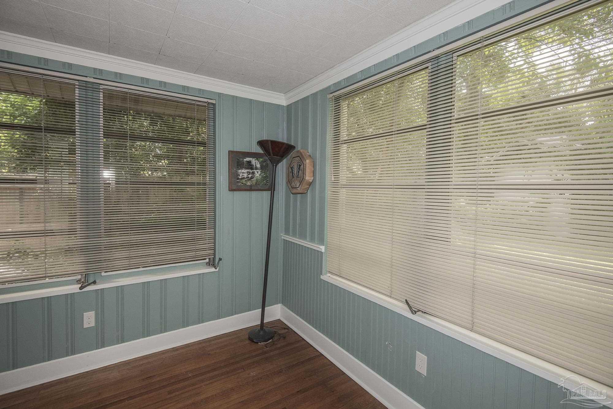 1616 W Gregory
