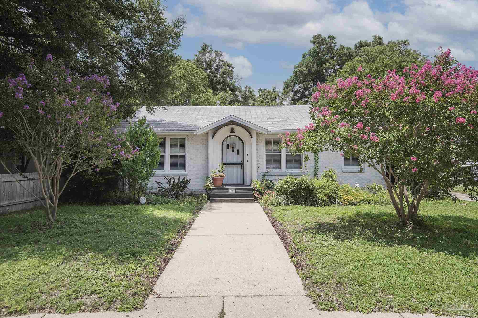 1616 W Gregory