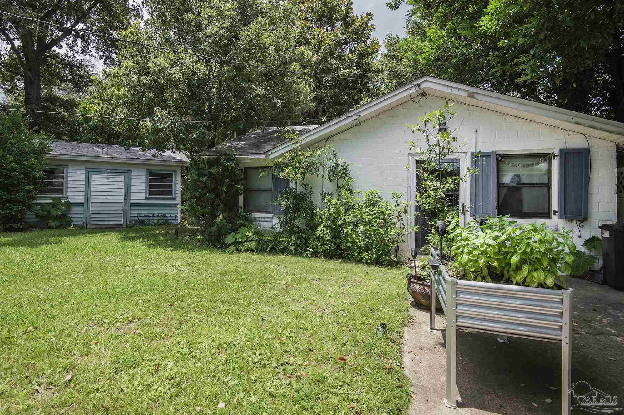 1616 W Gregory