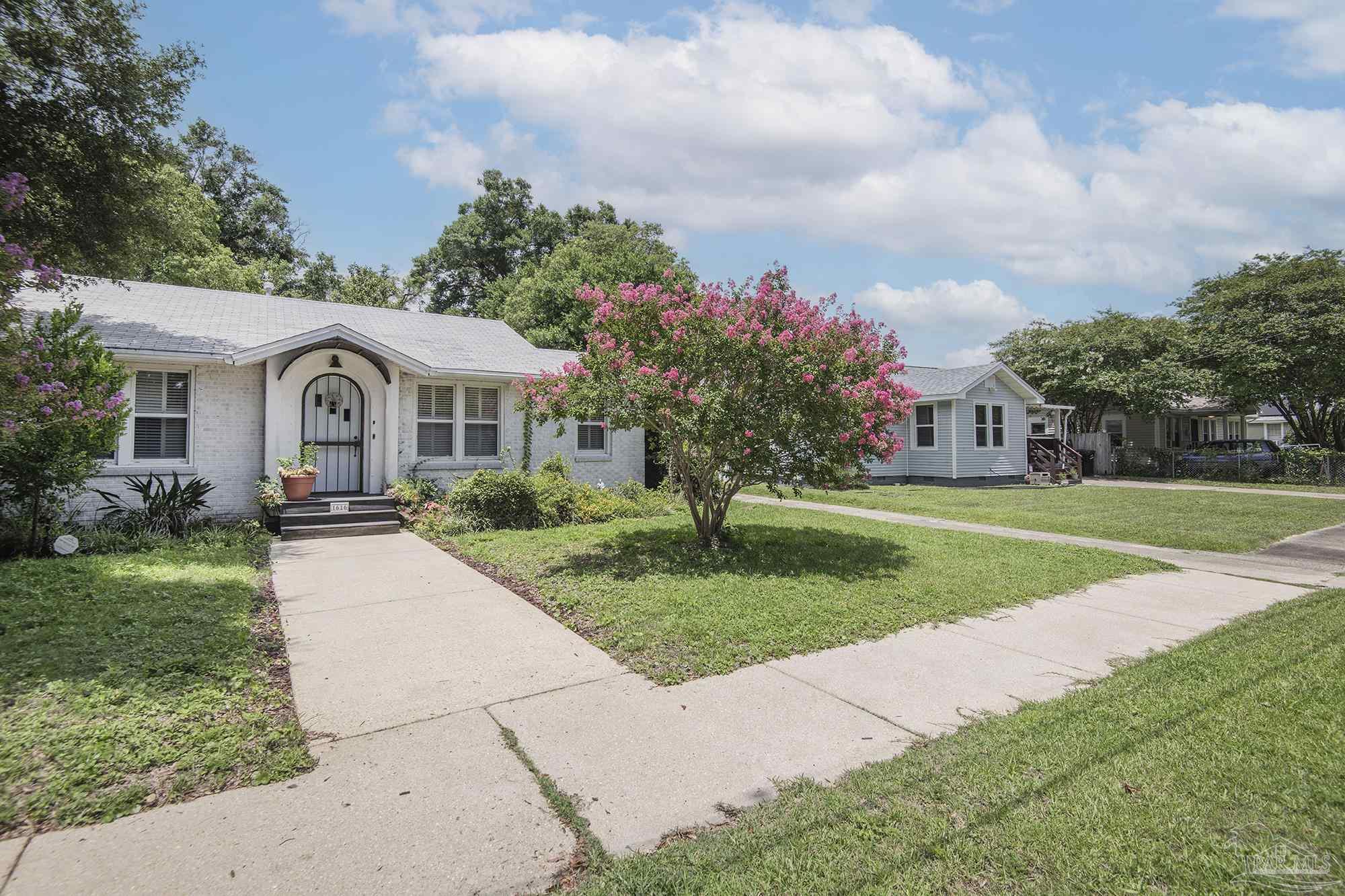 1616 W Gregory