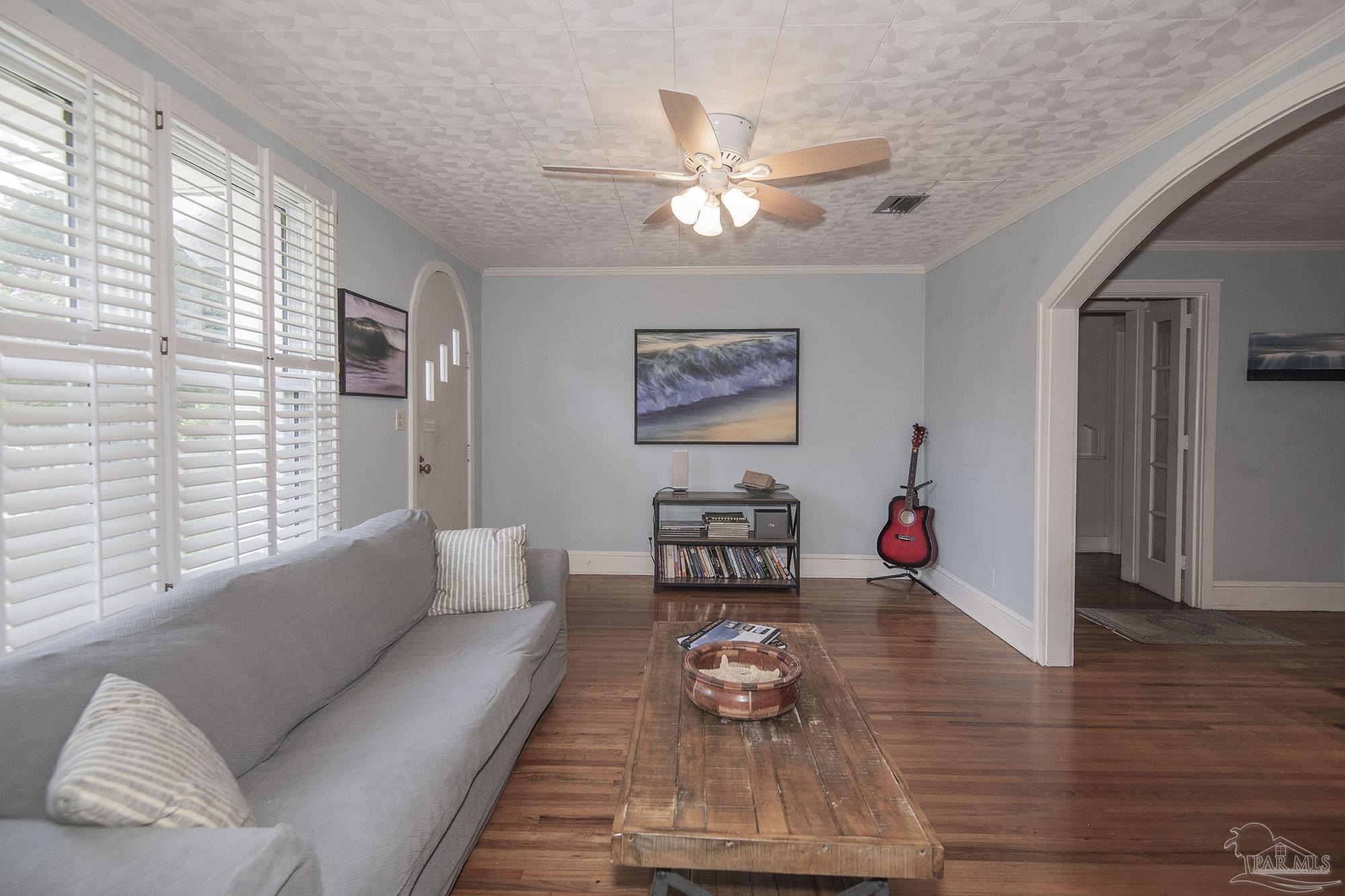 1616 W Gregory
