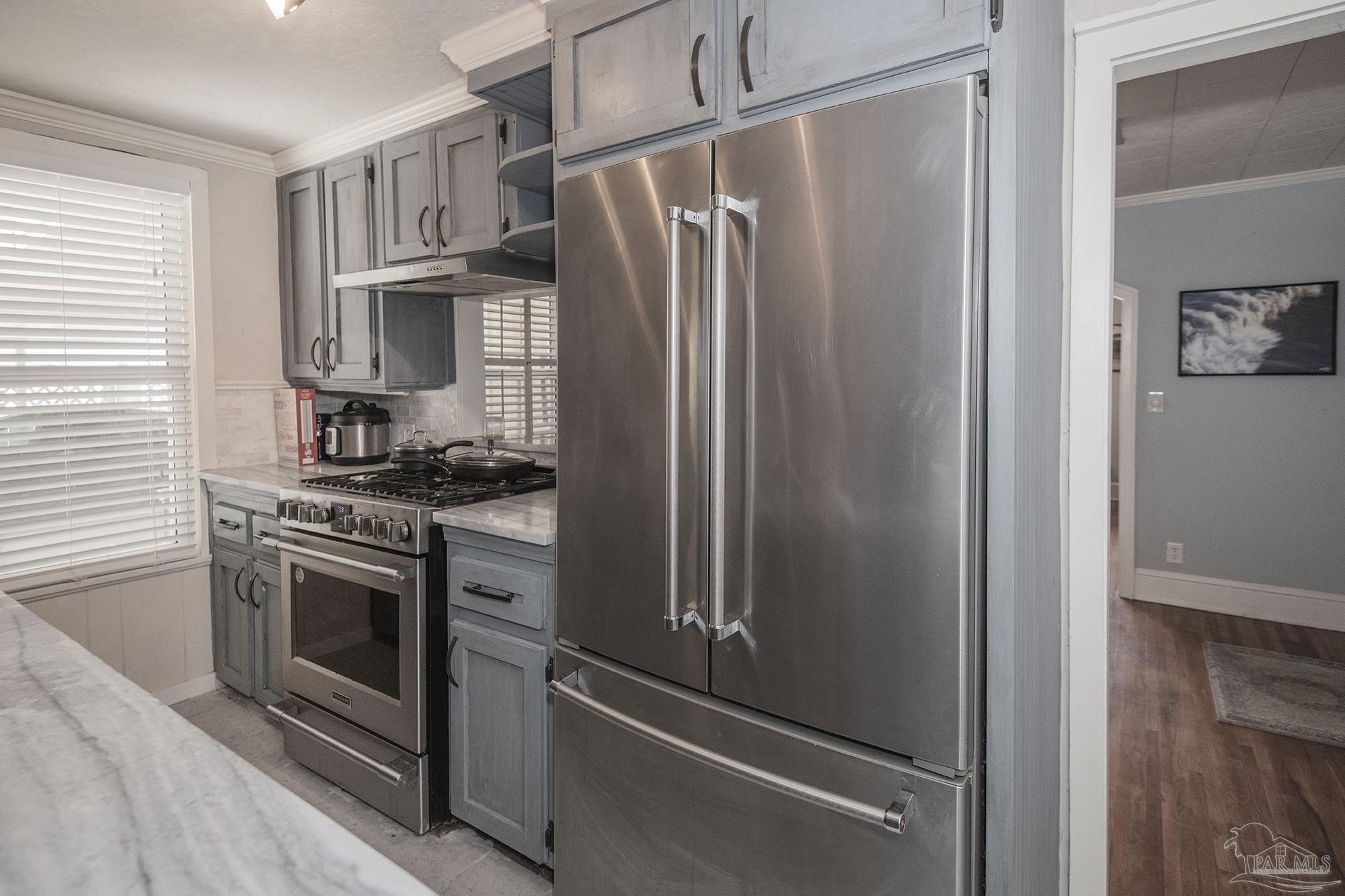 1616 W Gregory