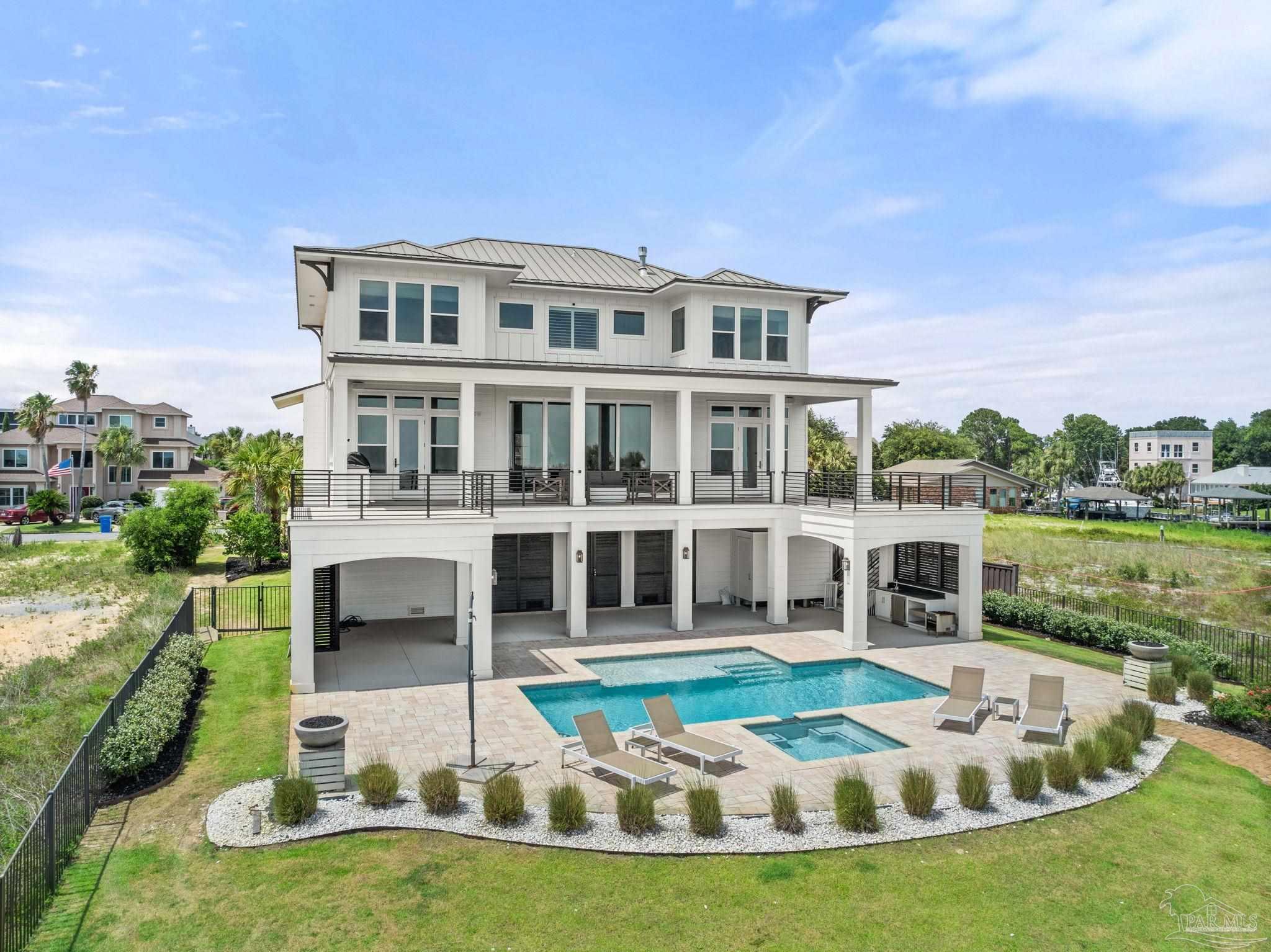 1094 Seabreeze Ln